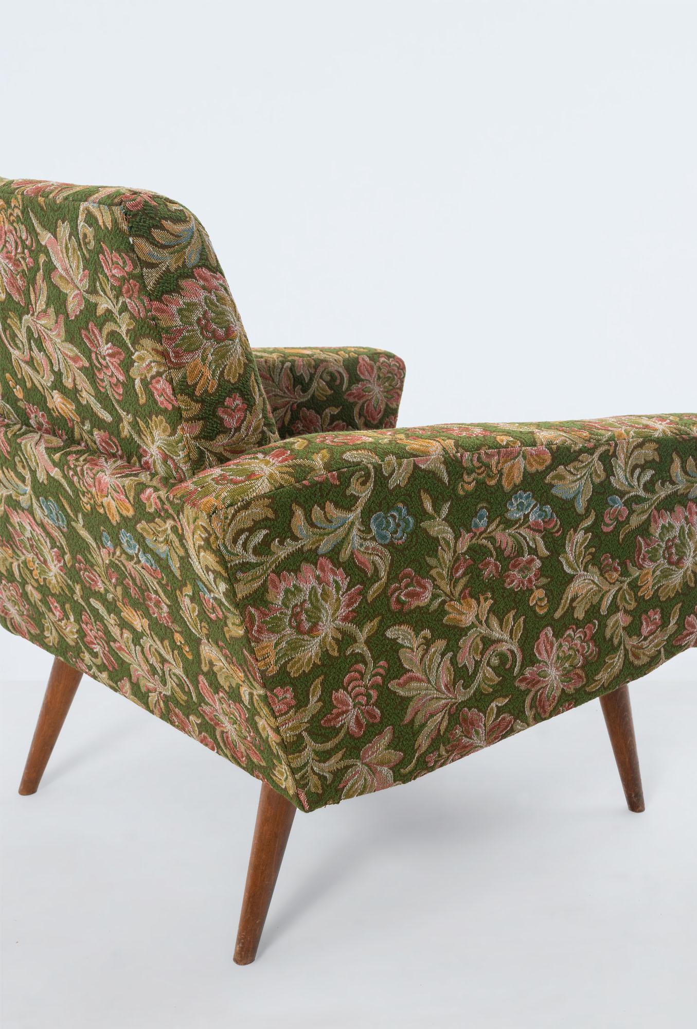 Set of Lounge Chairs in Green Floral Upholstery In Good Condition For Sale In Tarnowskie Gory, Sląskie