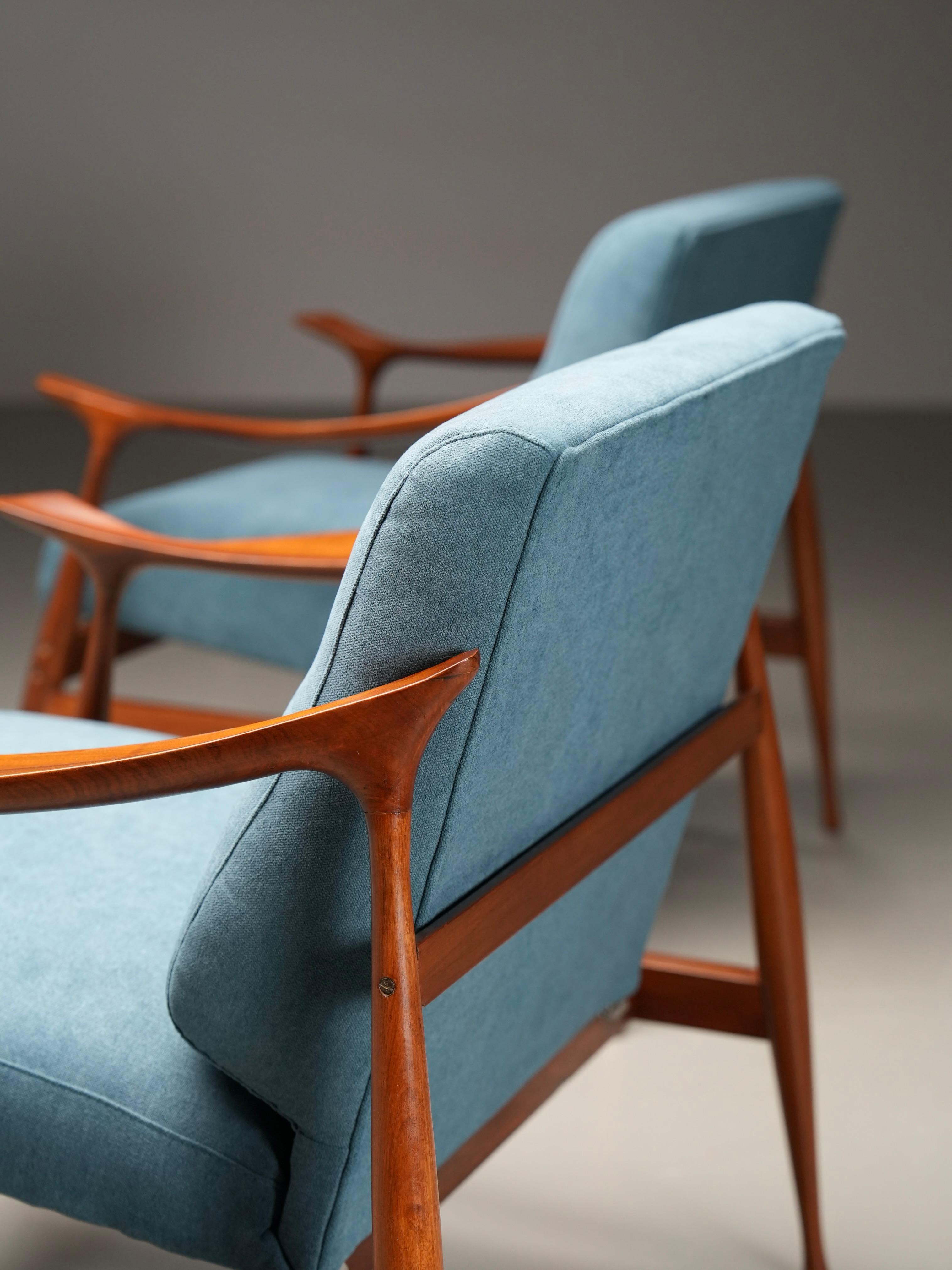 Fabric Set of Lounge Chairs in Teak by Ico Parisi for Fratelli Reguitti, Italy, 1950's For Sale
