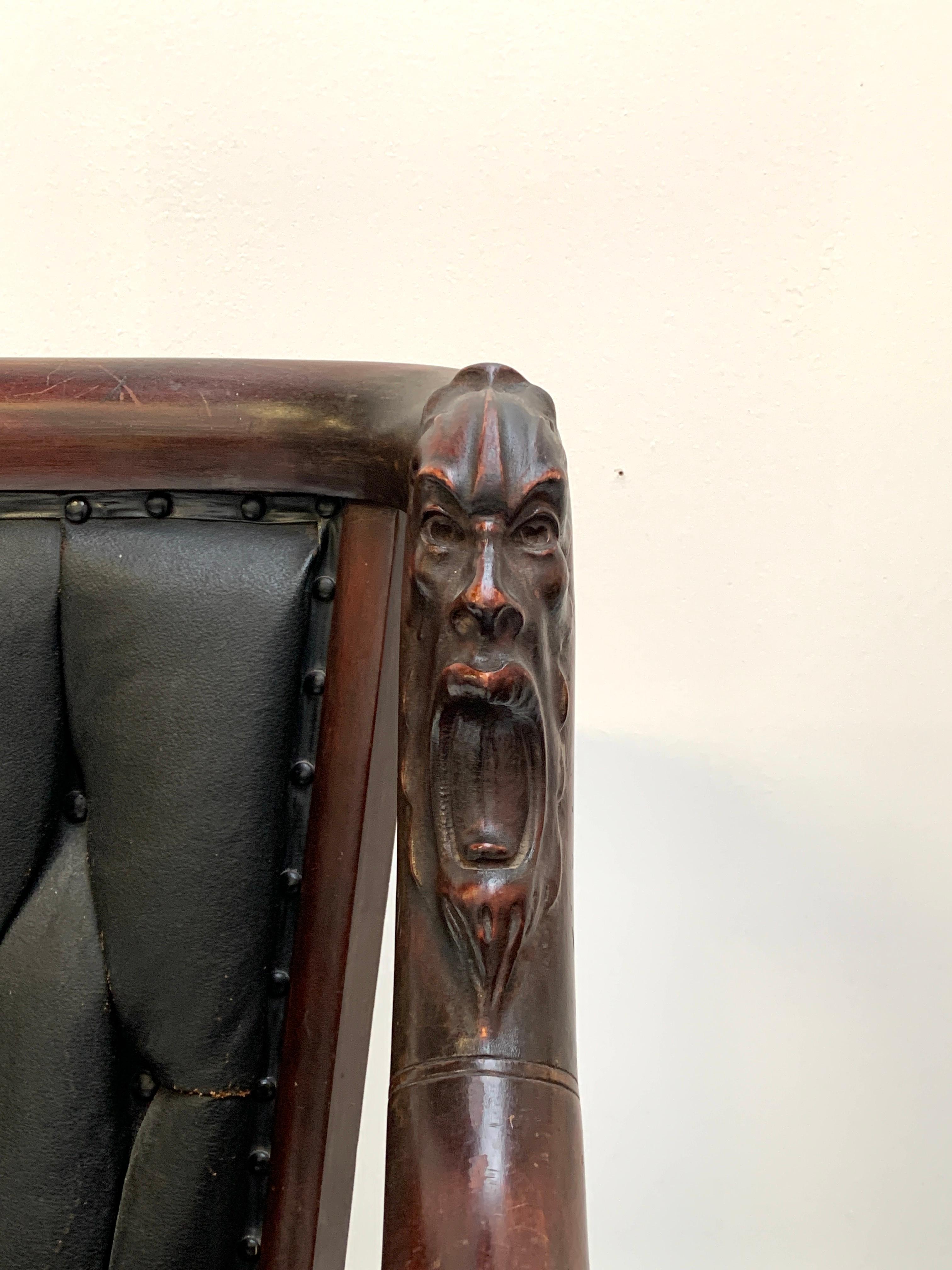 Colonial britannique Ensemble de salon en bois sculpté - Circa 1880 en vente