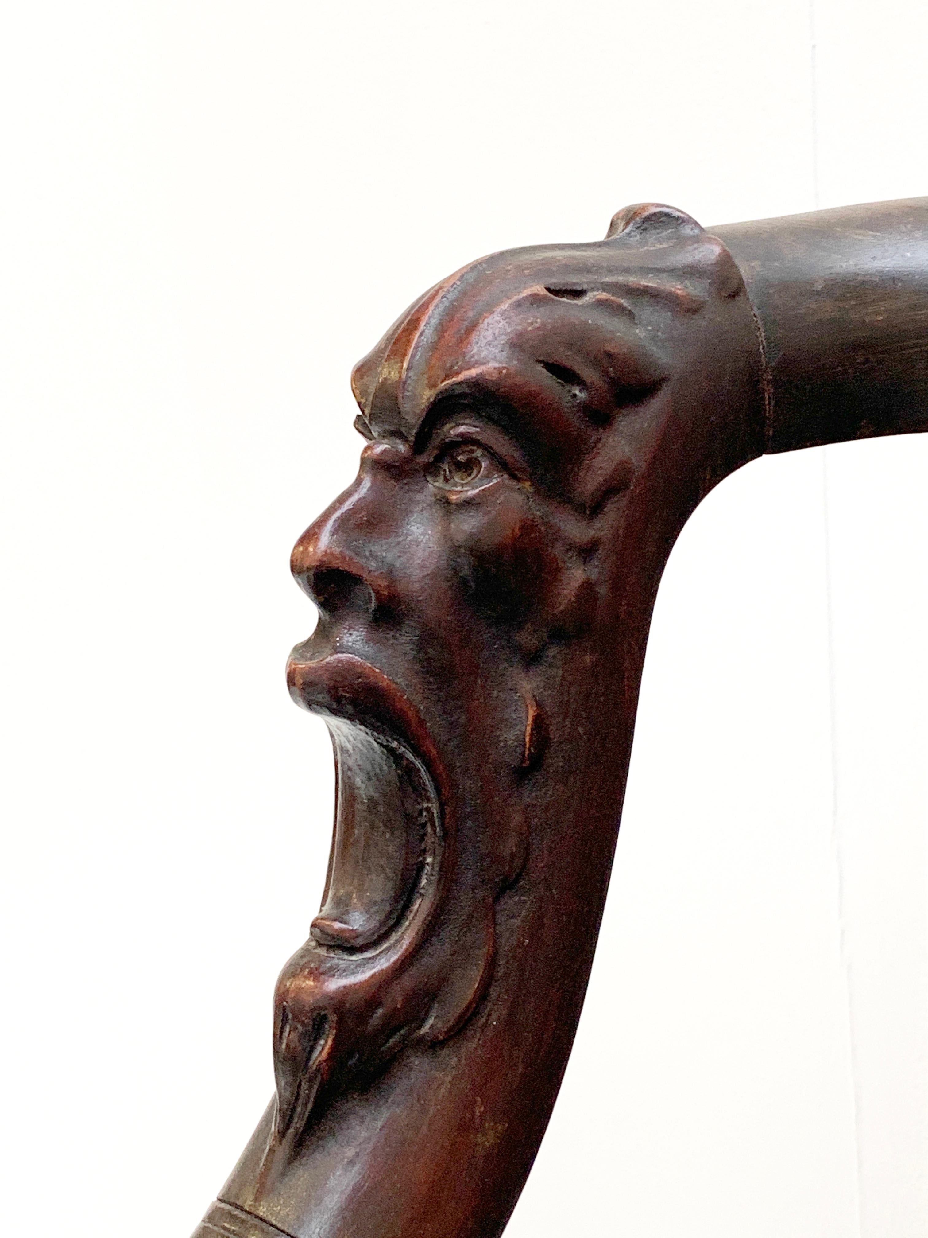 Ensemble de salon en bois sculpté - Circa 1880 Bon état - En vente à NEUILLY-SUR-SEINE, FR