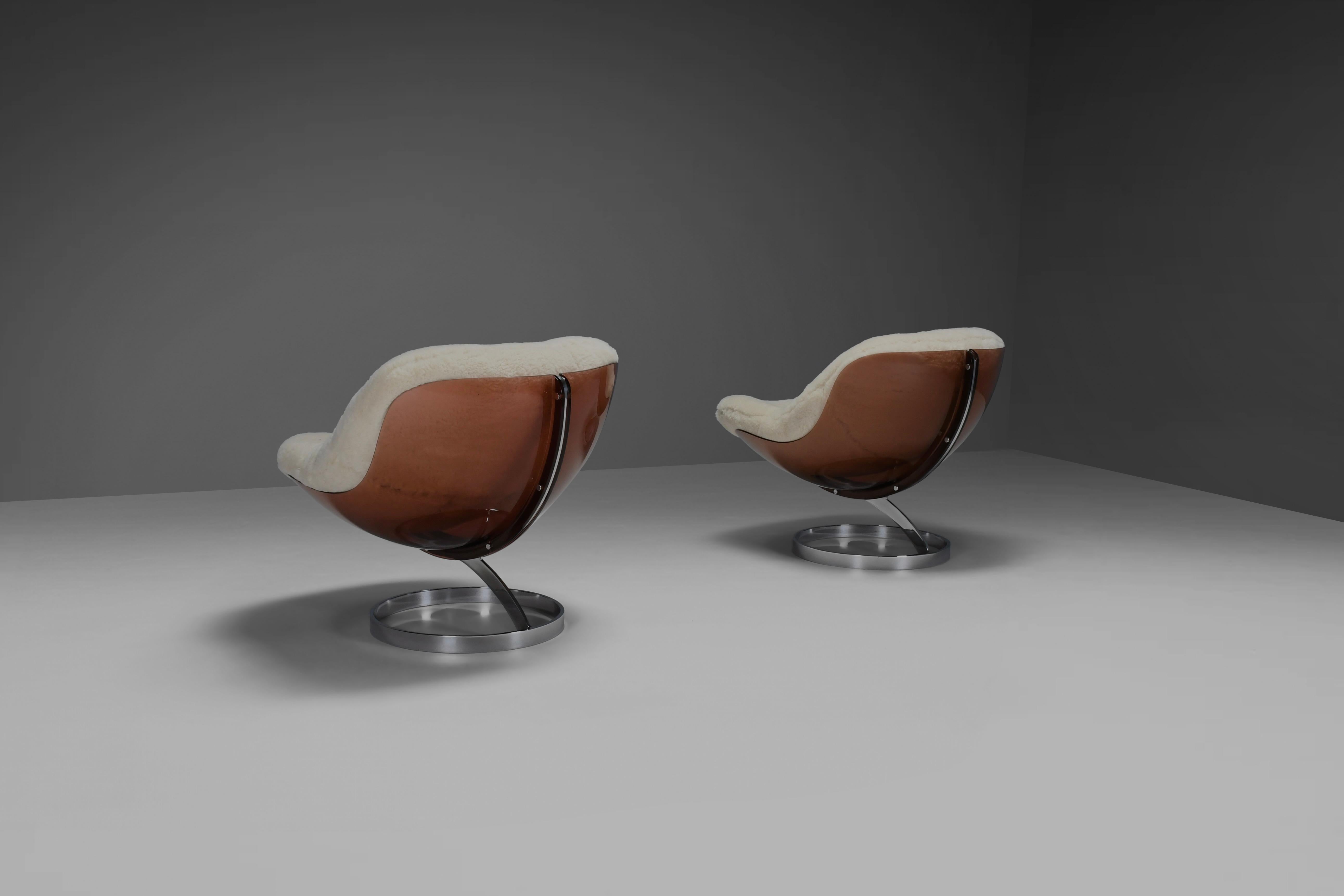 Set of Lucite and Wool ’Sphere’ Lounge Chairs by Boris Tabacoff for MMM, 1971 For Sale 3
