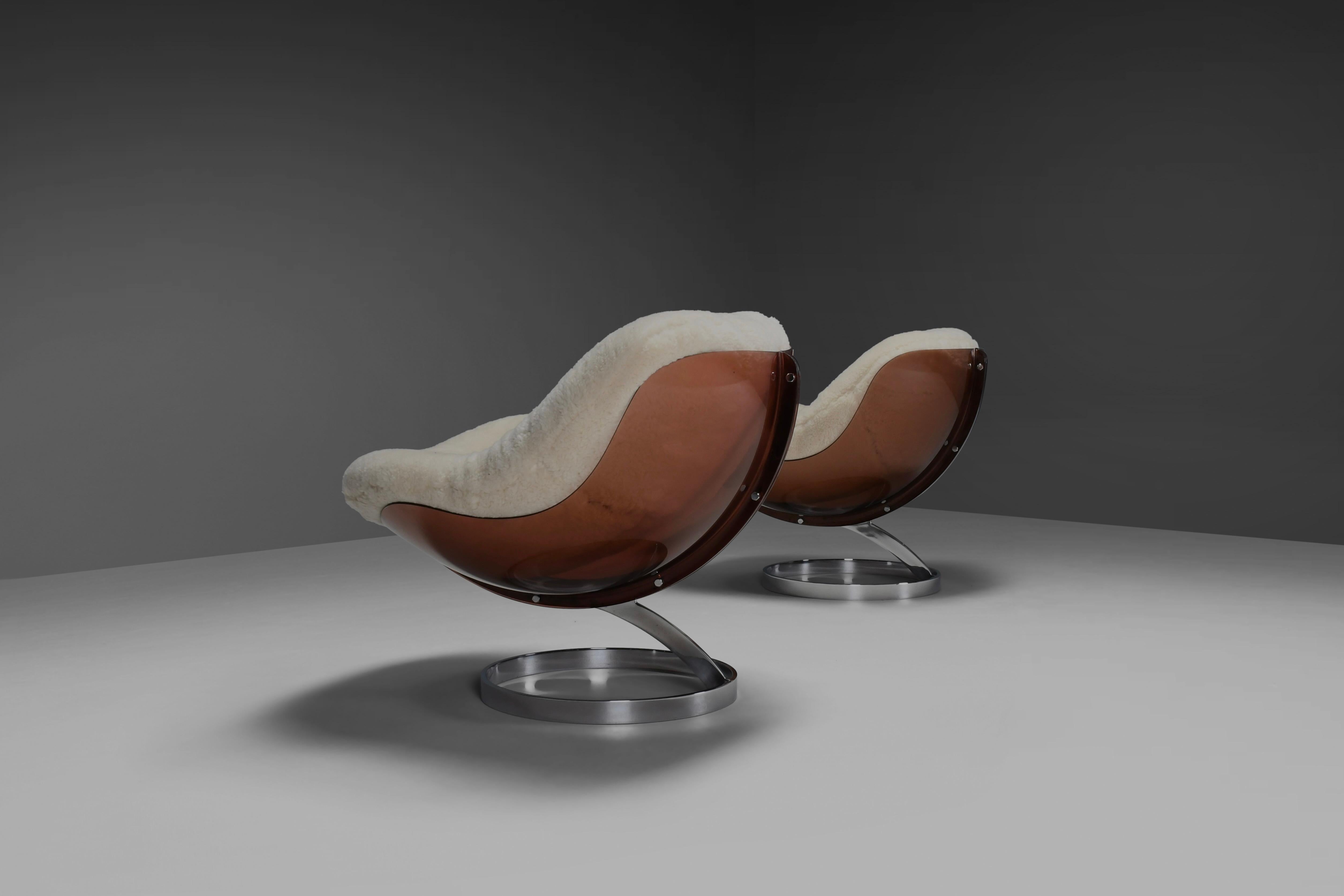Set of Lucite and Wool ’Sphere’ Lounge Chairs by Boris Tabacoff for MMM, 1971 For Sale 4