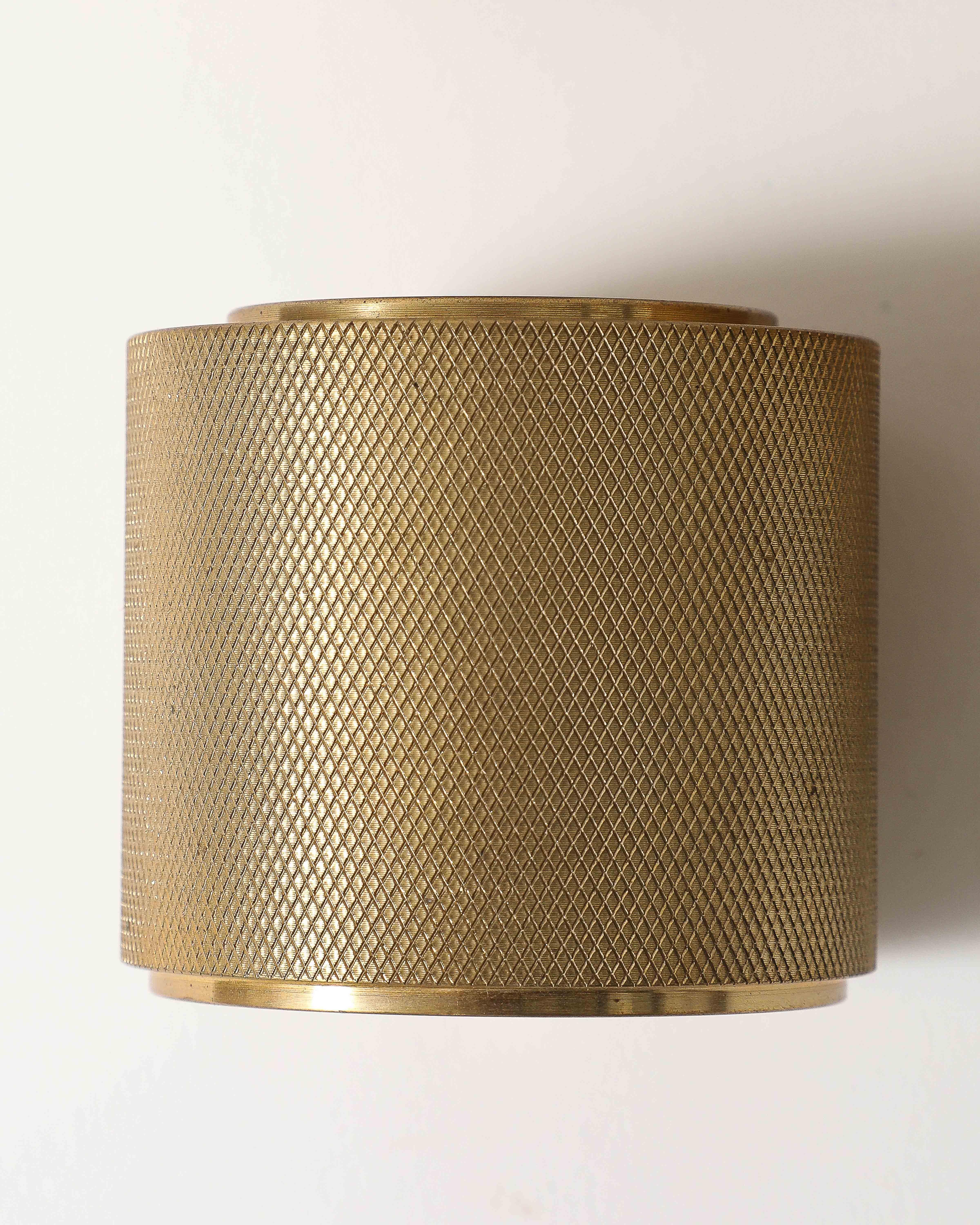 Set di portacandele in ottone Machin con zigrinatura fine di Klaar Prims in vendita 1