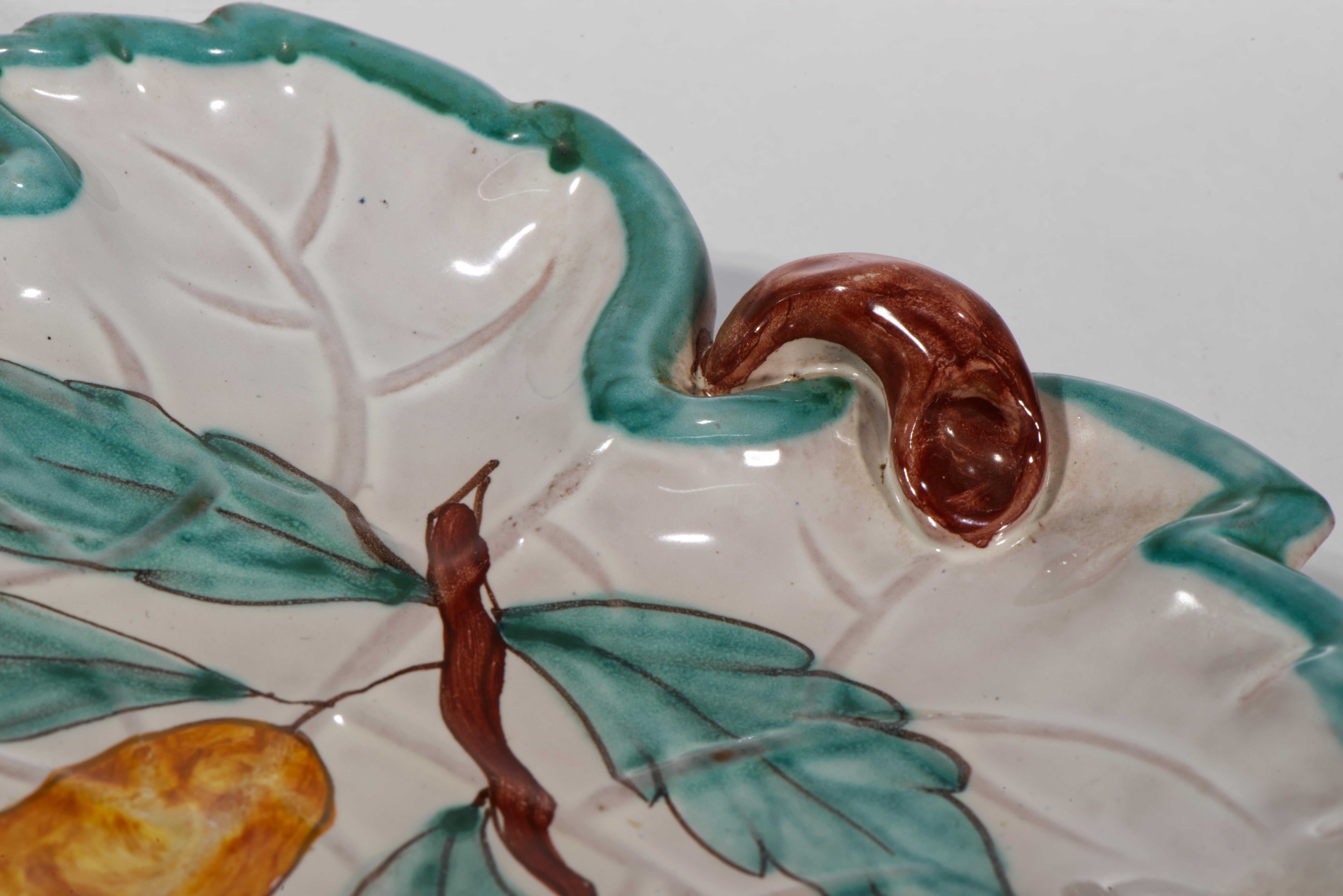 Ensemble de vases et plateaux en majolique avec décor de poires, Deruta Italie 1950s-1960s en vente 7