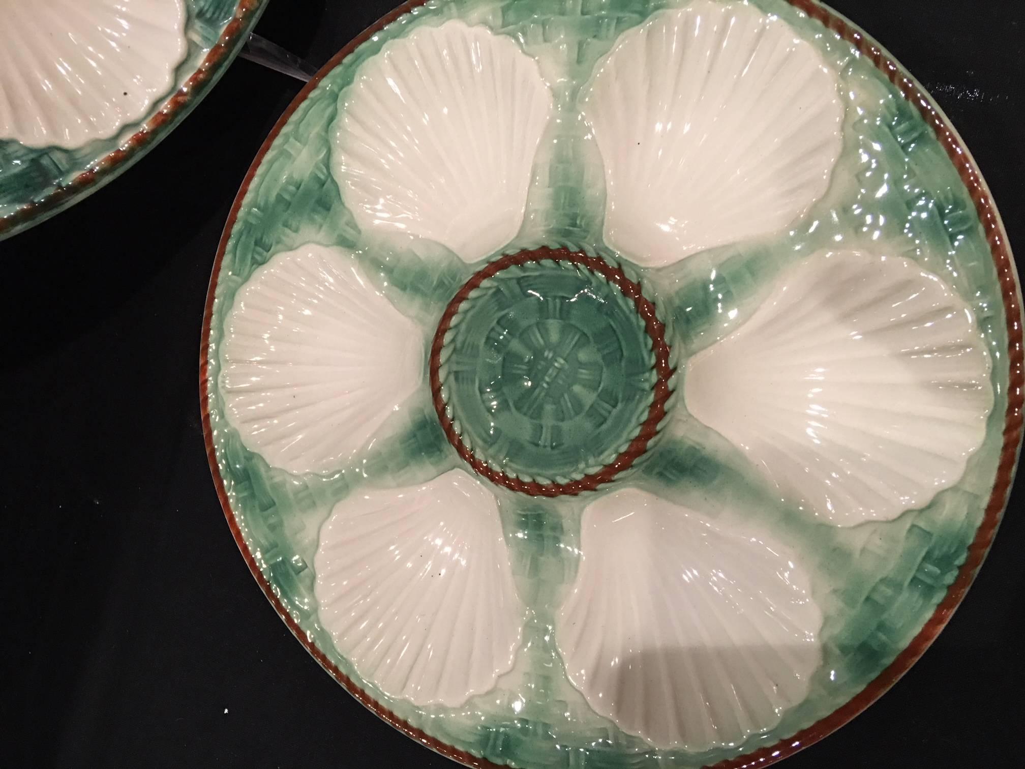 French Set of Majolica Long Champ Eight Oyster Plates and a Platter, 19th Century