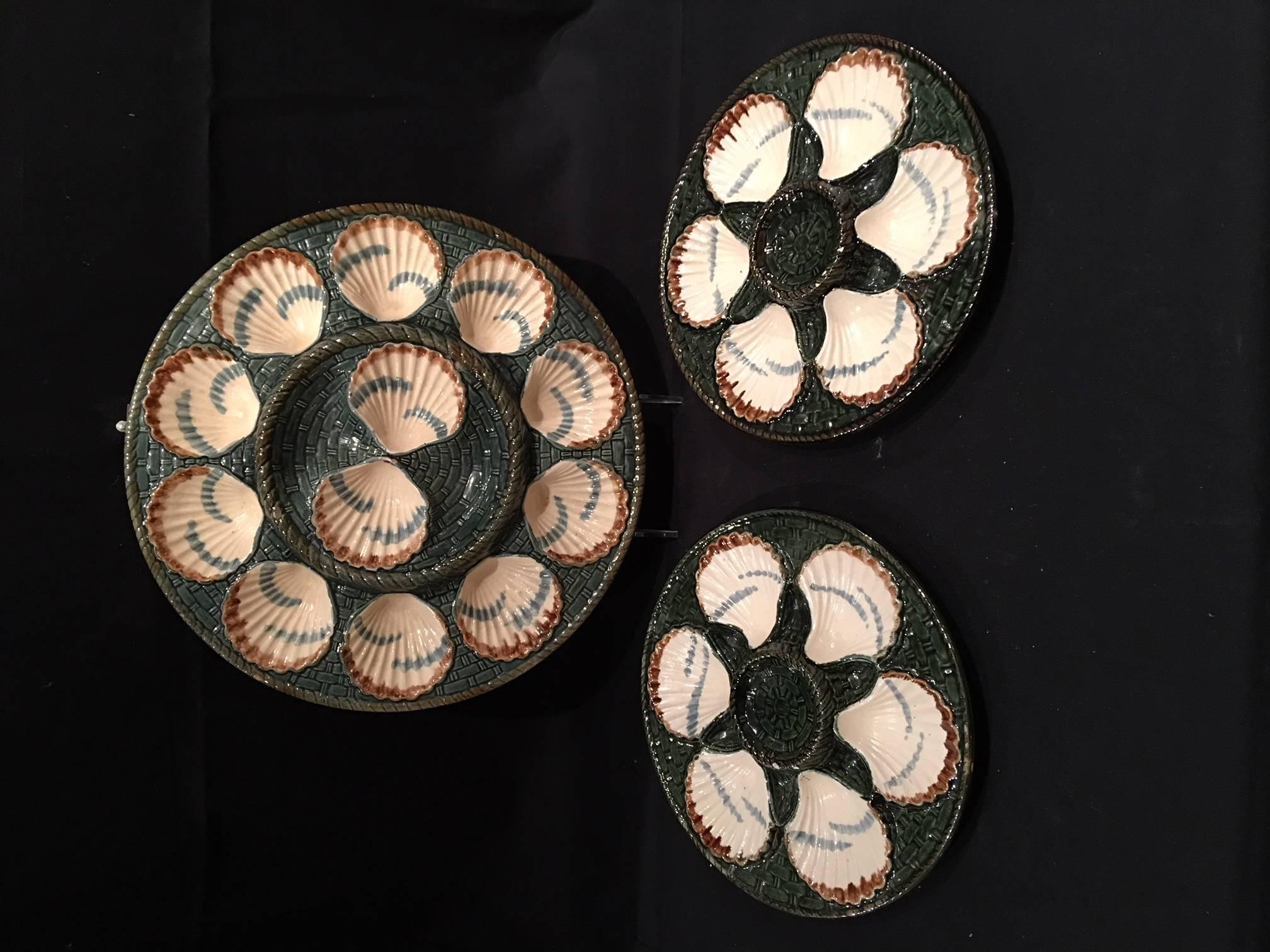 French Set of Majolica Long Champ Six Oyster Plates and a Platter, 19th Century
