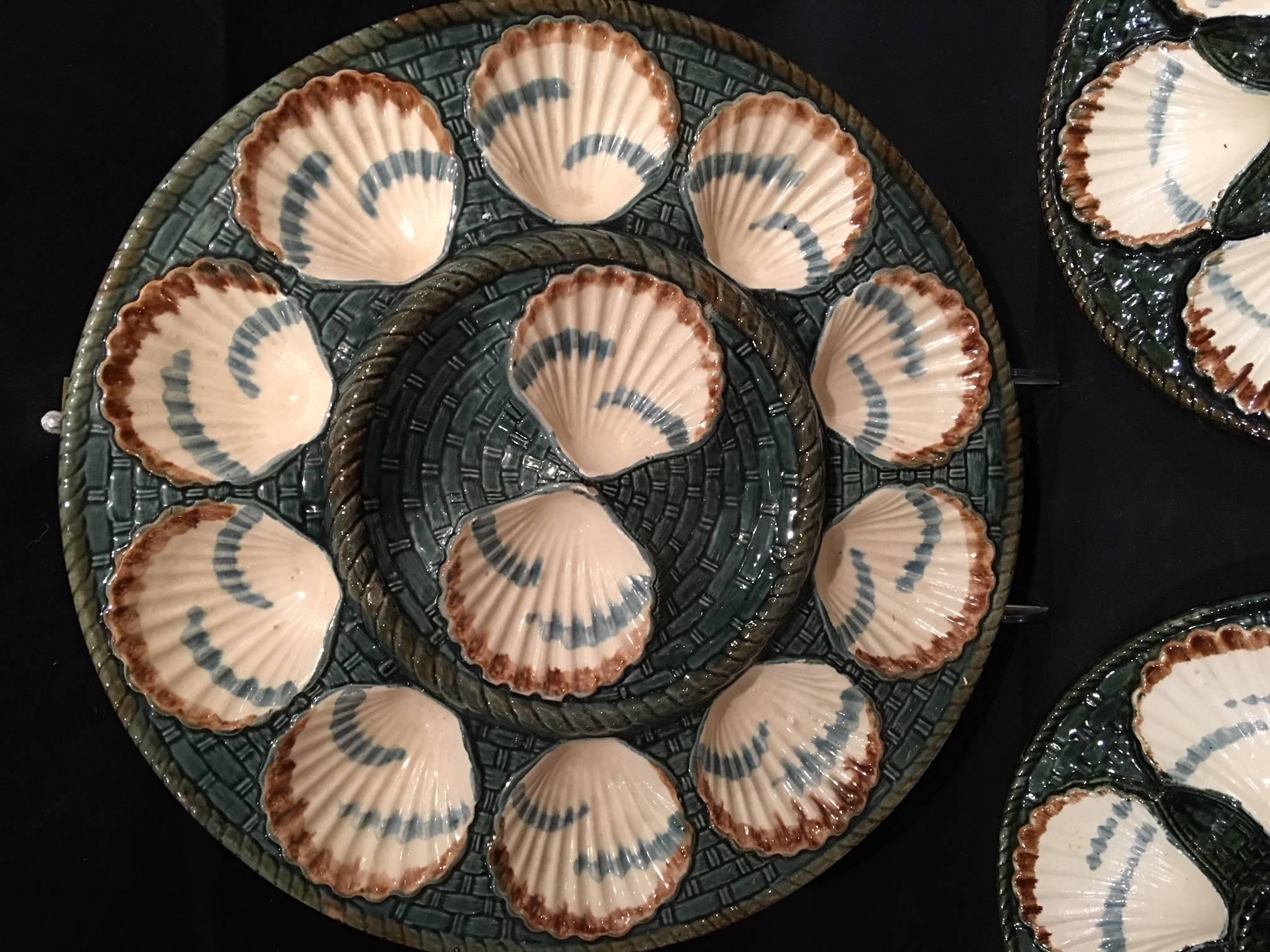 Set of Majolica Long Champ Six Oyster Plates and a Platter, 19th Century In Good Condition In Savannah, GA