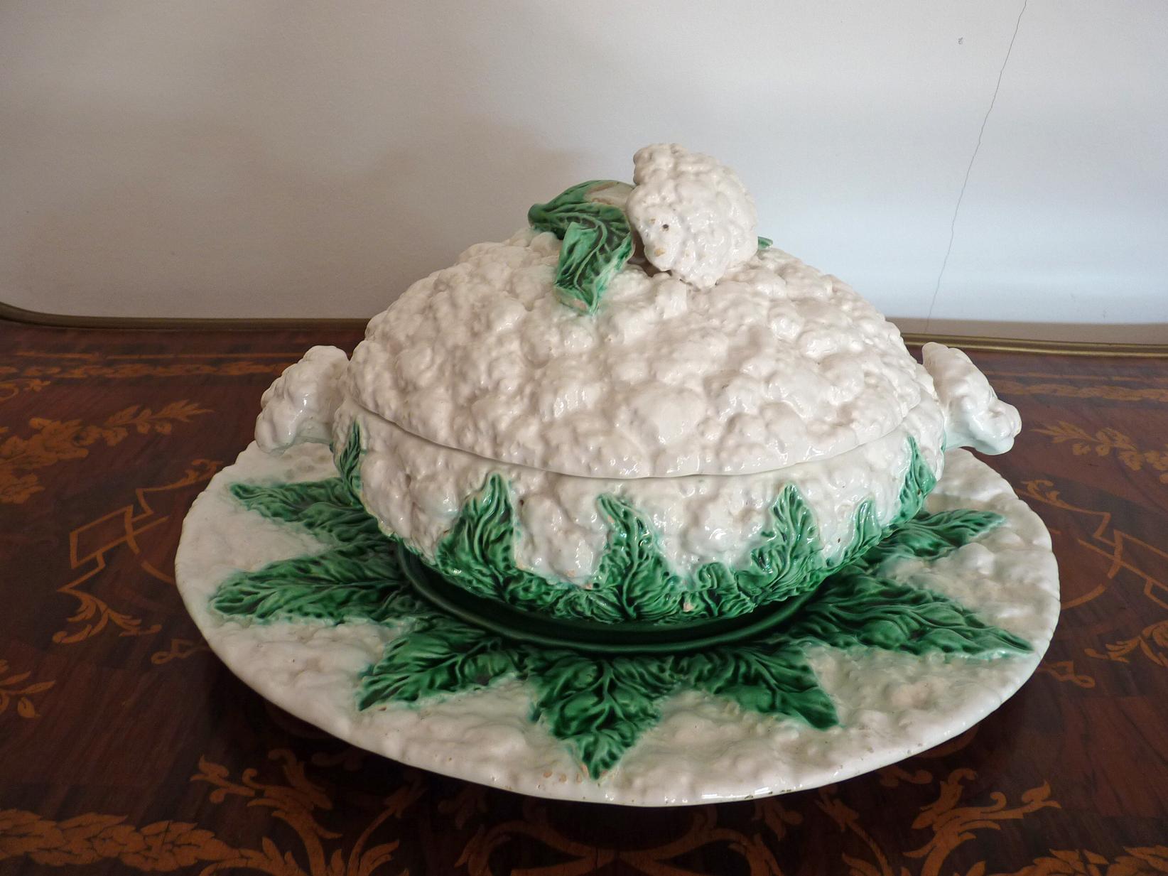 Aesthetic Movement Set of Majolica Pottery Cauliflower Tureen Box Dishes, Tray Platter, Cover