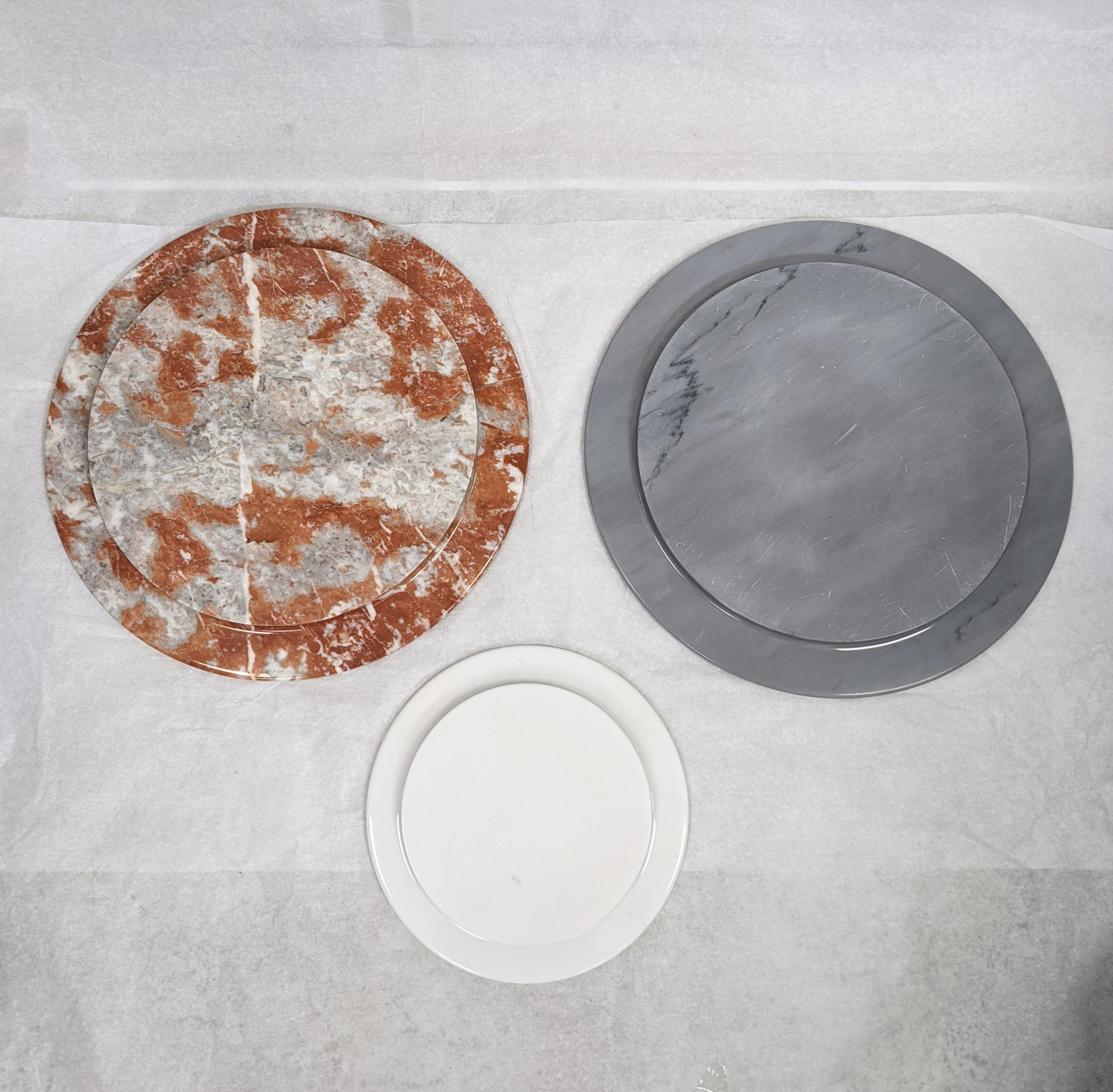 Set of Marble Decorative Charger Plates In Good Condition For Sale In Riverdale, NY