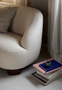 Set di Margas LC3 Sofa & Margas LC1 Lounge chair, in Karakorum 001 / Noce oliato