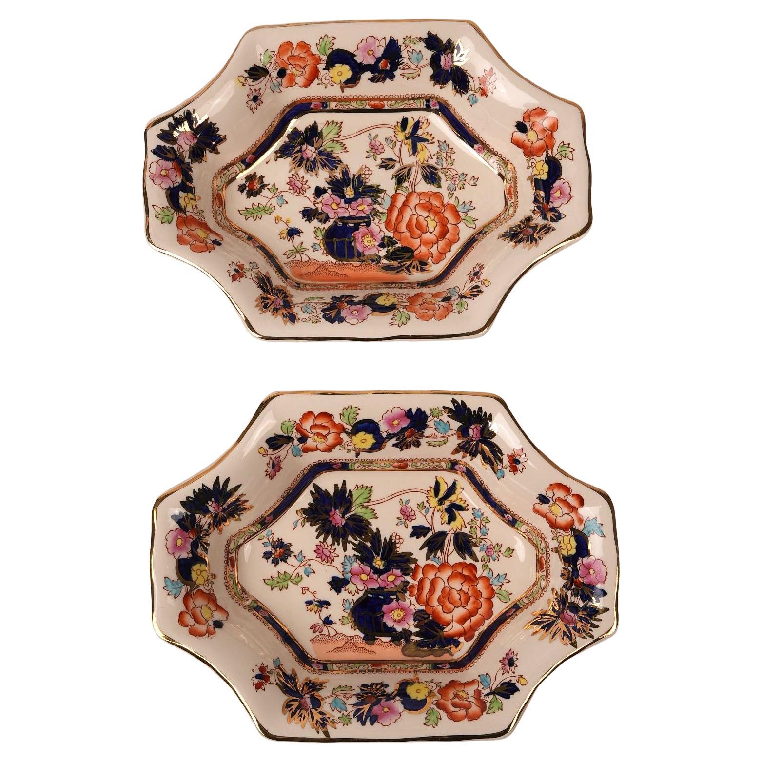 A striking Mason’s Ironstone dish featuring the richly detailed “Mandarin” pattern—a nod to chinoiserie aesthetics that were hugely popular in 19th-century Britain. This vintage edition, produced in the mid-1900s, retains the elegance and color of