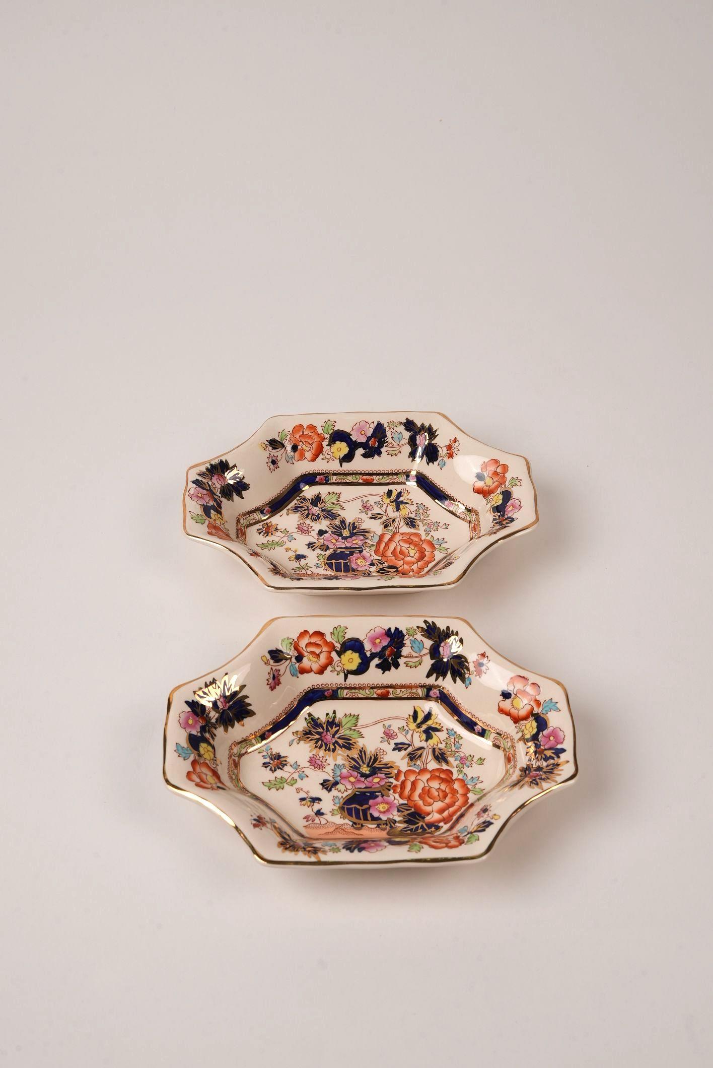 English Set of Mason’s Ironstone Dishes in “Mandarin” Pattern, Mid-20th Century For Sale