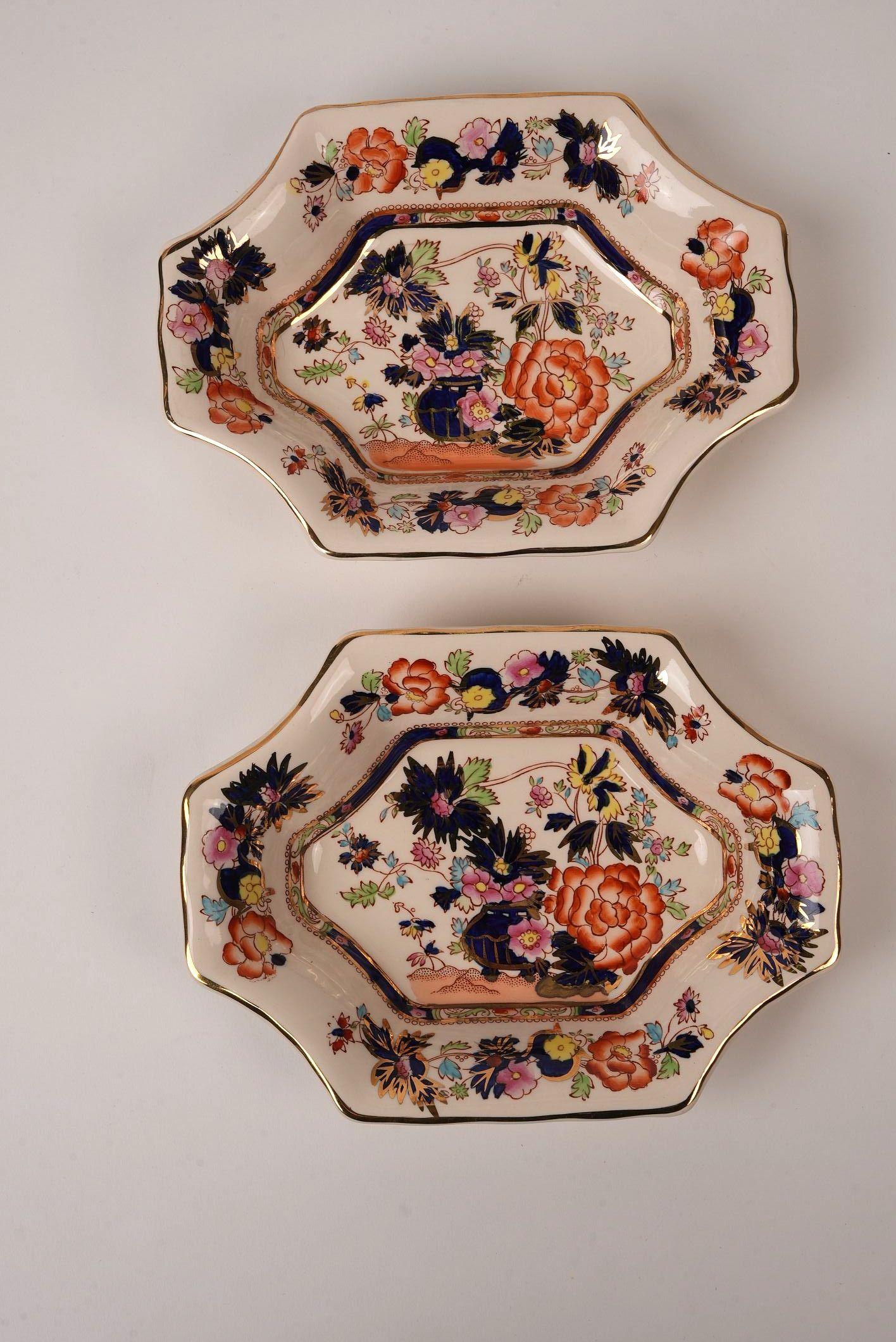 Set of Mason’s Ironstone Dishes in “Mandarin” Pattern, Mid-20th Century In Good Condition For Sale In Worcester Park, GB
