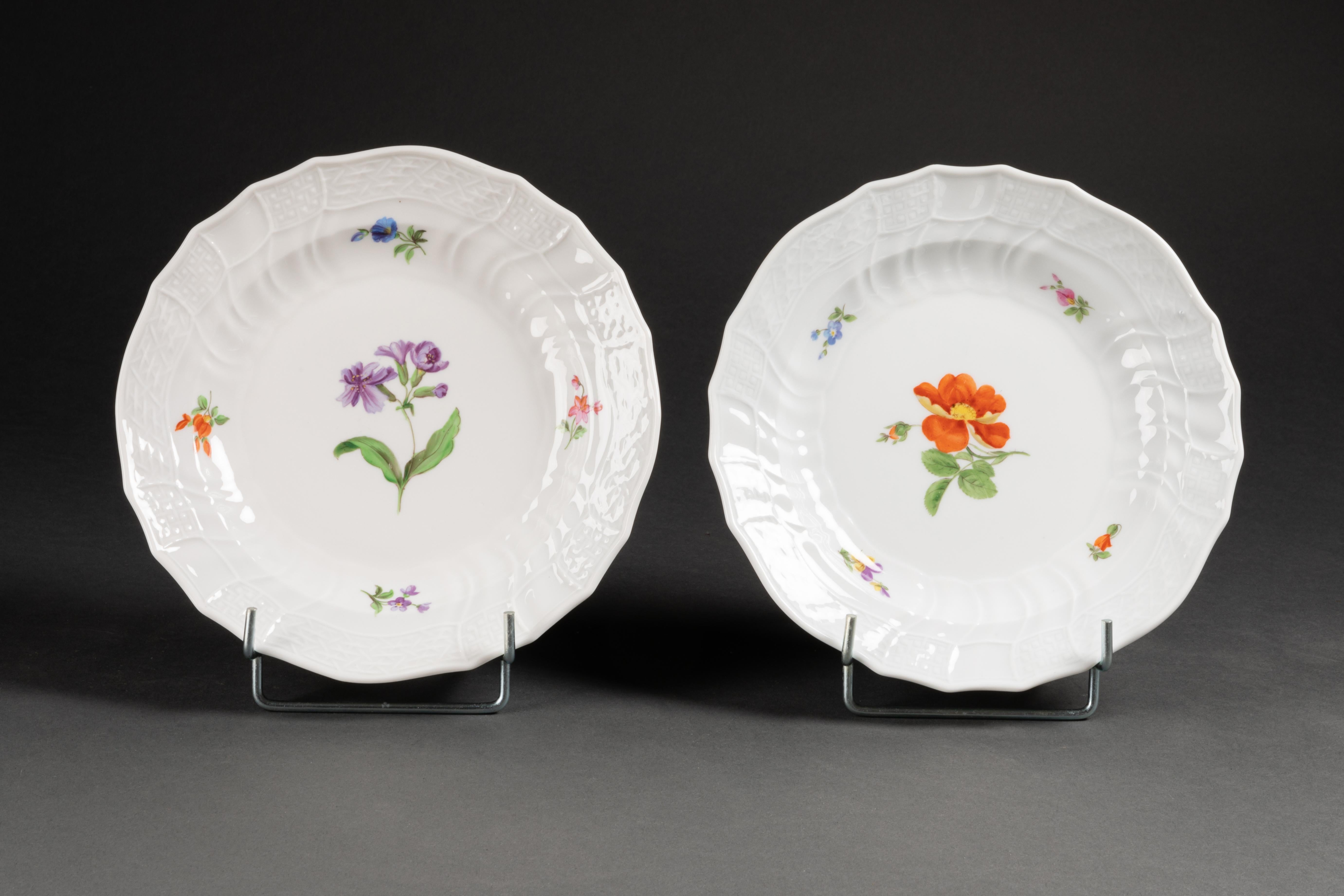 Set of 26 Meissen Plates In Good Condition For Sale In Paris, FR