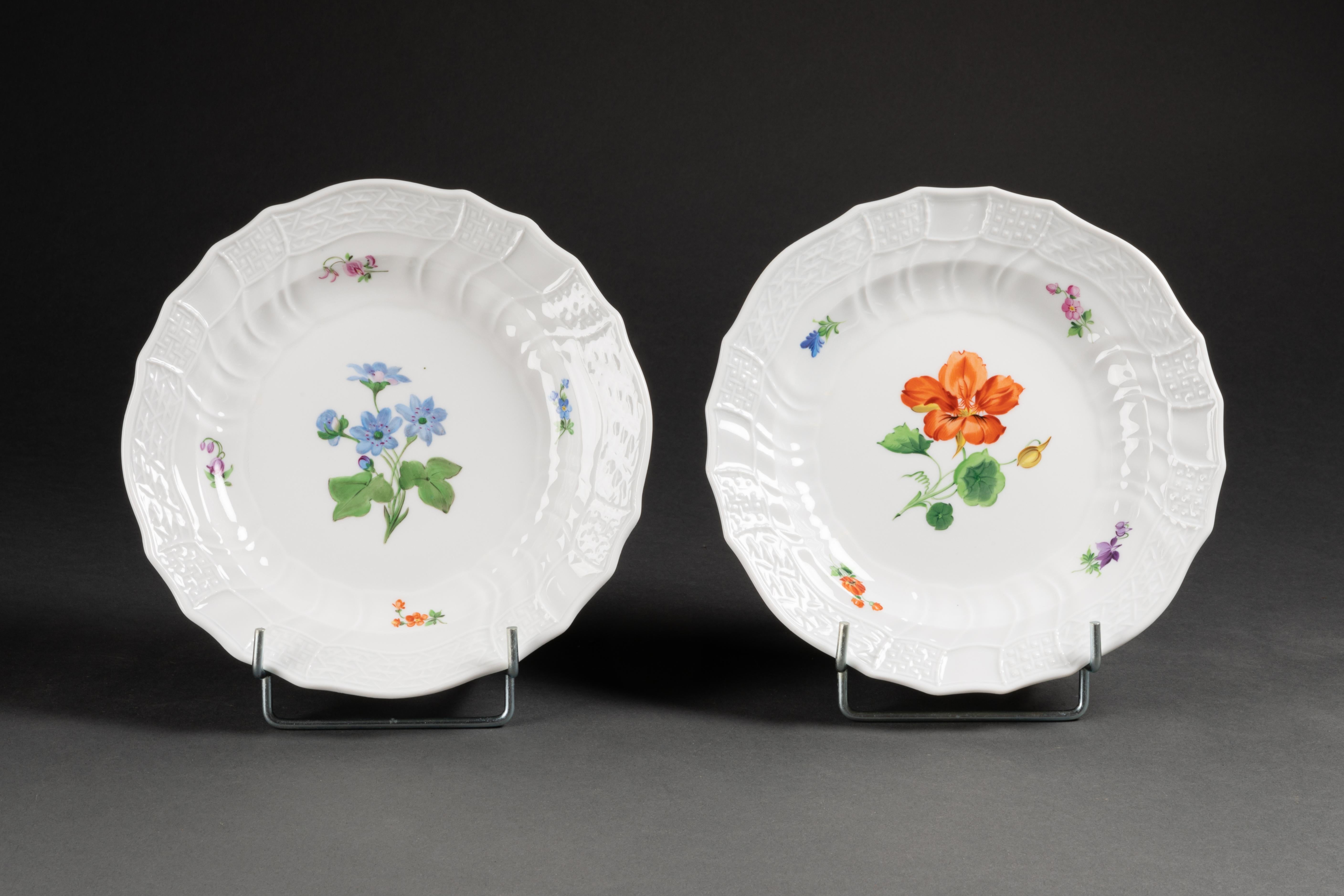 19th Century Set of 26 Meissen Plates For Sale