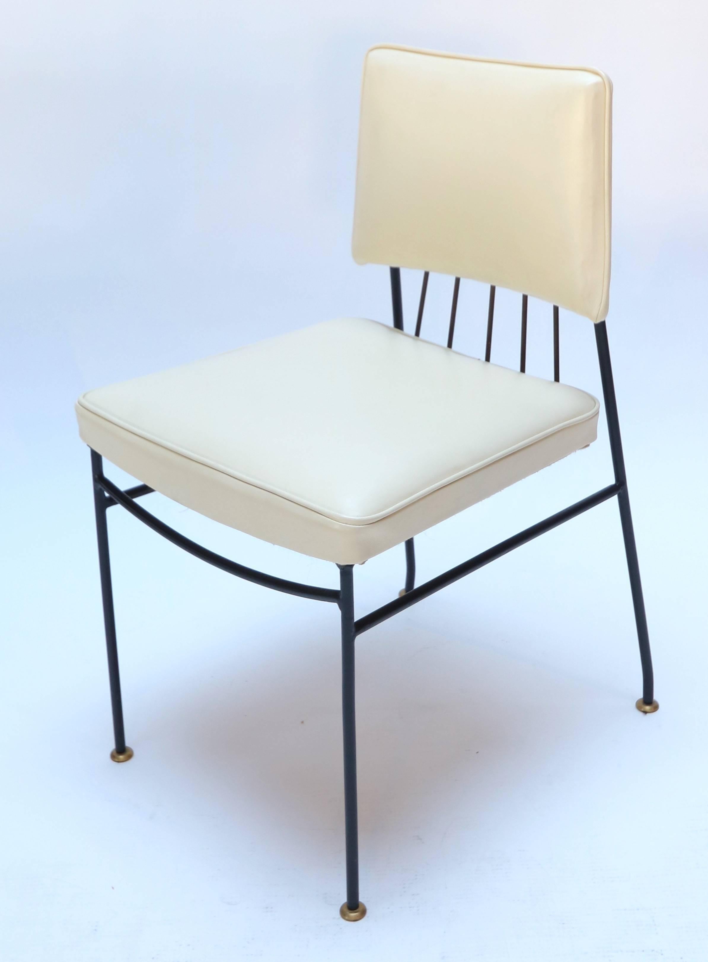 Ensemble de chaises de salle à manger en métal d'Arturo Pani avec détails en laiton Bon état - En vente à Los Angeles, CA