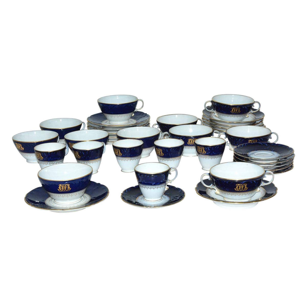 Ensemble de porcelaines bleu cobalt et blanc du milieu du 19e siècle, Chine