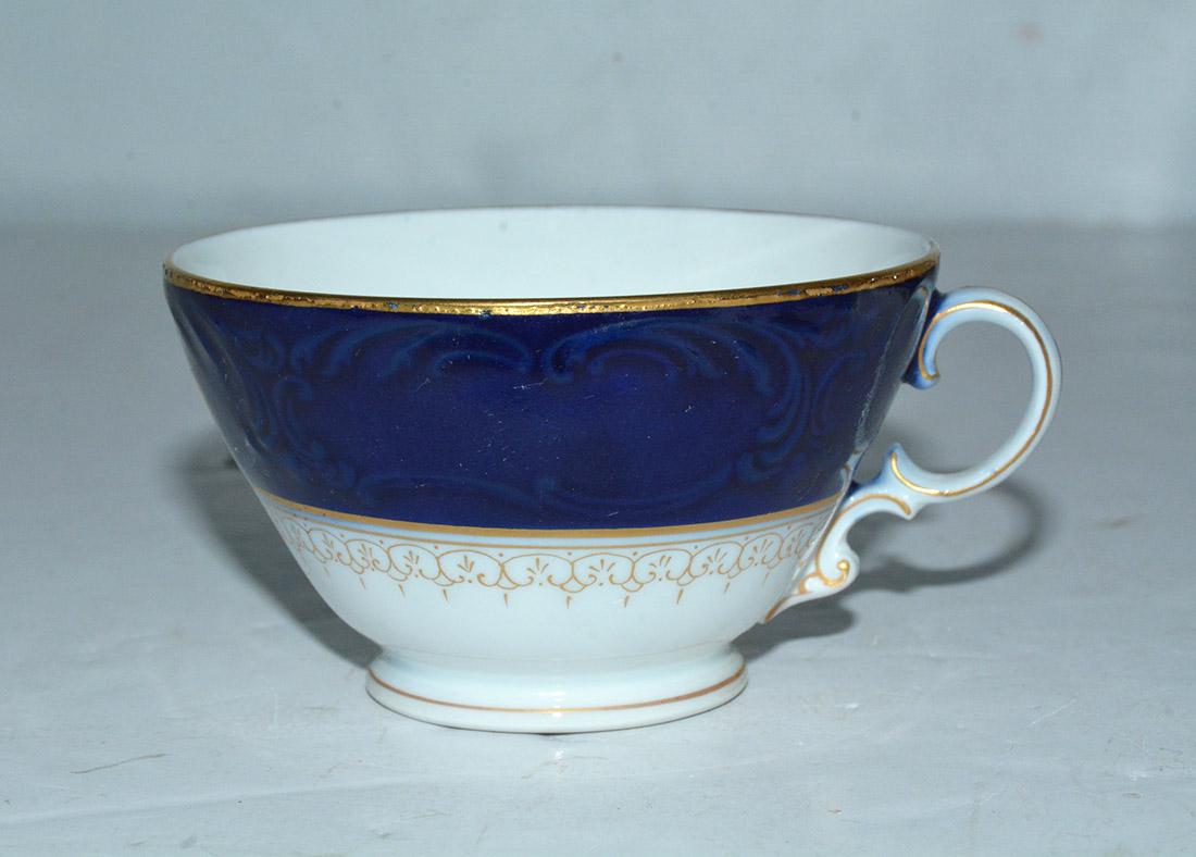 Kobaltblaues und weißes Porzellan aus der Mitte des 19. Jahrhunderts, China im Angebot 3