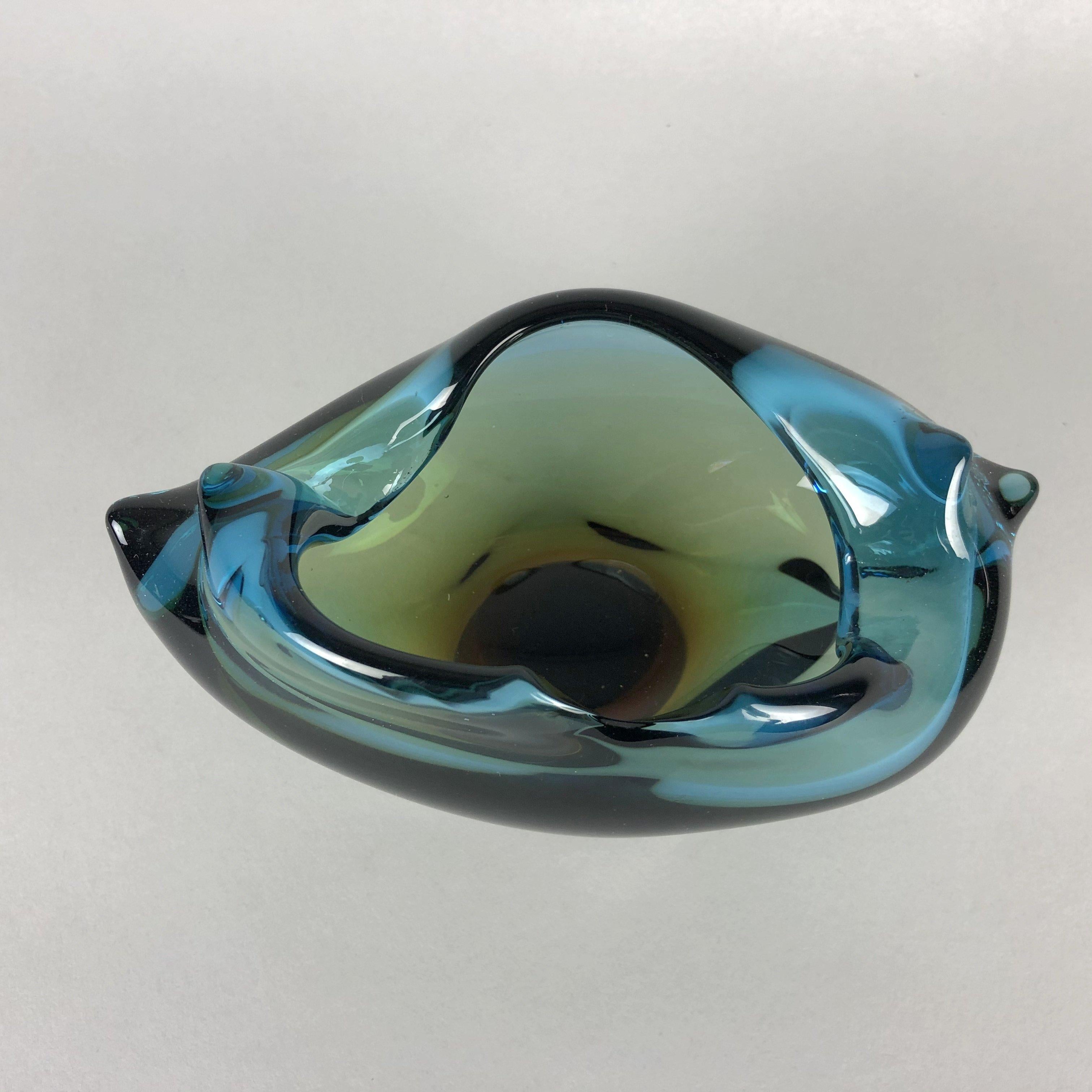 Set of Midcentury Art Glass Vase, Bowl and Ashtray, Czechoslovakia, 1960s 2