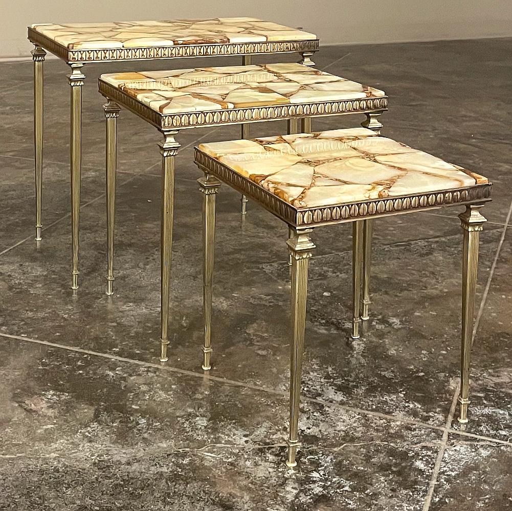 Hand-Crafted Set of Mid-Century Brass & Marble Nesting Tables For Sale