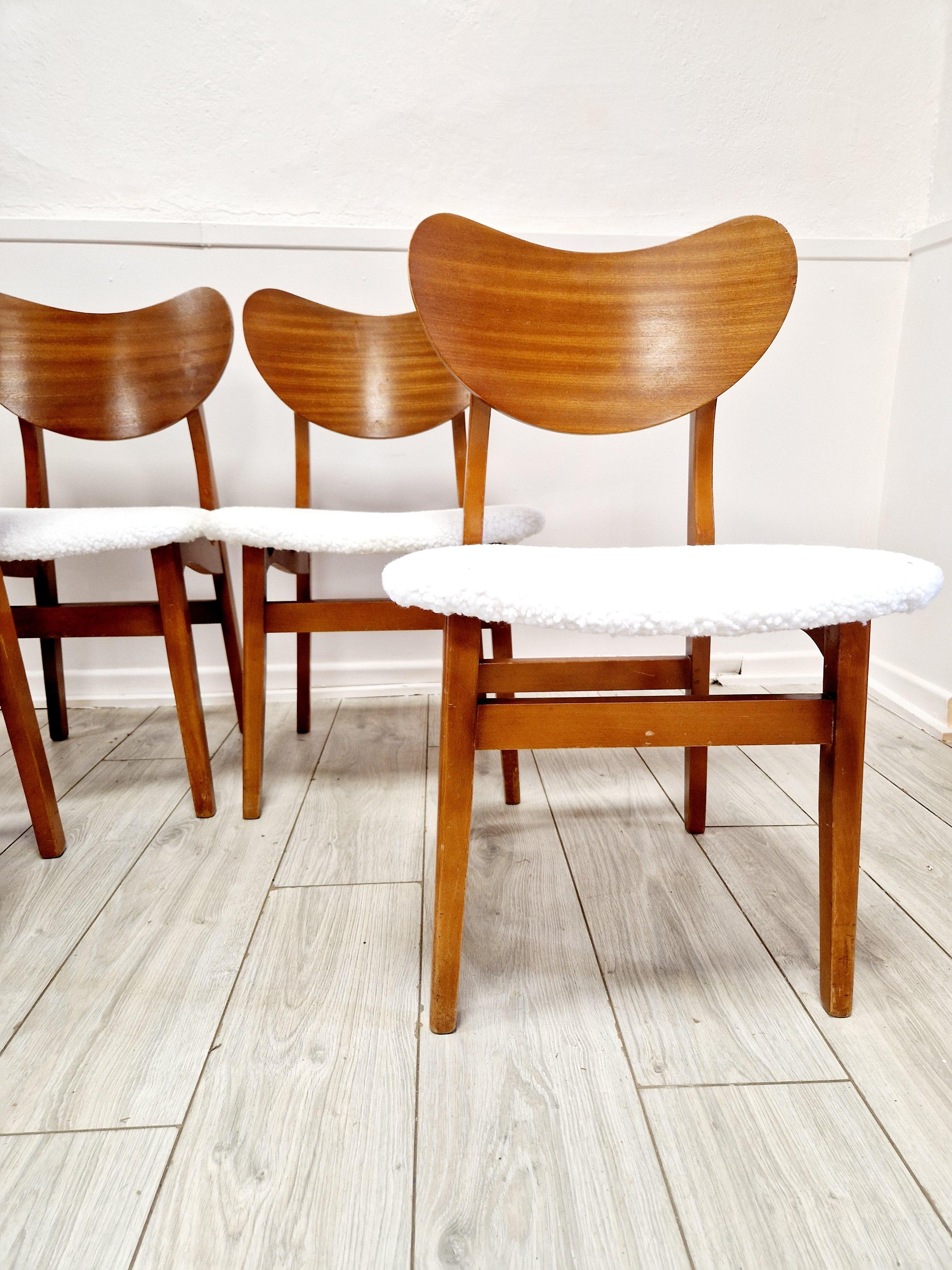 Mid-Century Modern Ensemble de chaises de salle à manger à dossier papillon du milieu du siècle 1960 en vente