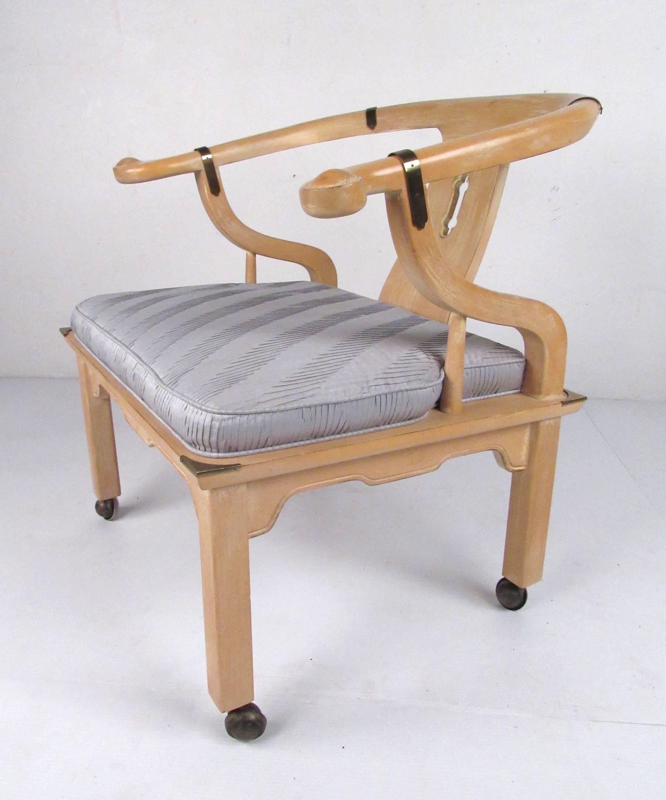 Chinoiseries Ensemble de fauteuils de salon de style chinoiseries du milieu du siècle dernier par Century Chair Company en vente