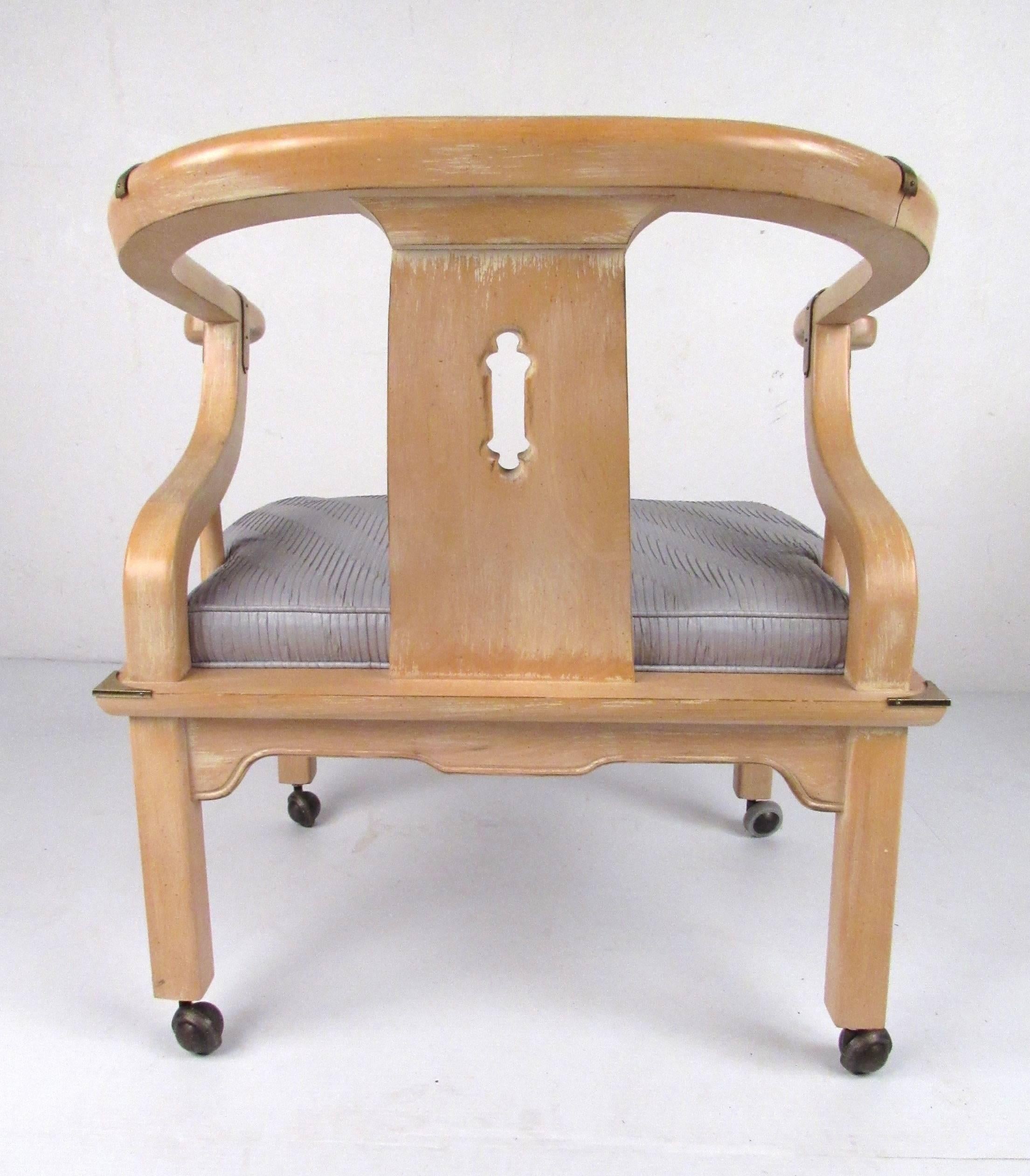 Satz von Loungesesseln im Chinoiserie-Stil aus der Mitte des Jahrhunderts von Century Chair Company im Zustand „Gut“ im Angebot in Brooklyn, NY