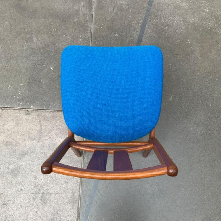 Mid-Century moderno Set di sedie danesi di metà secolo in teak con cuscini Kvadrat Hallingdal, 1960 in vendita
