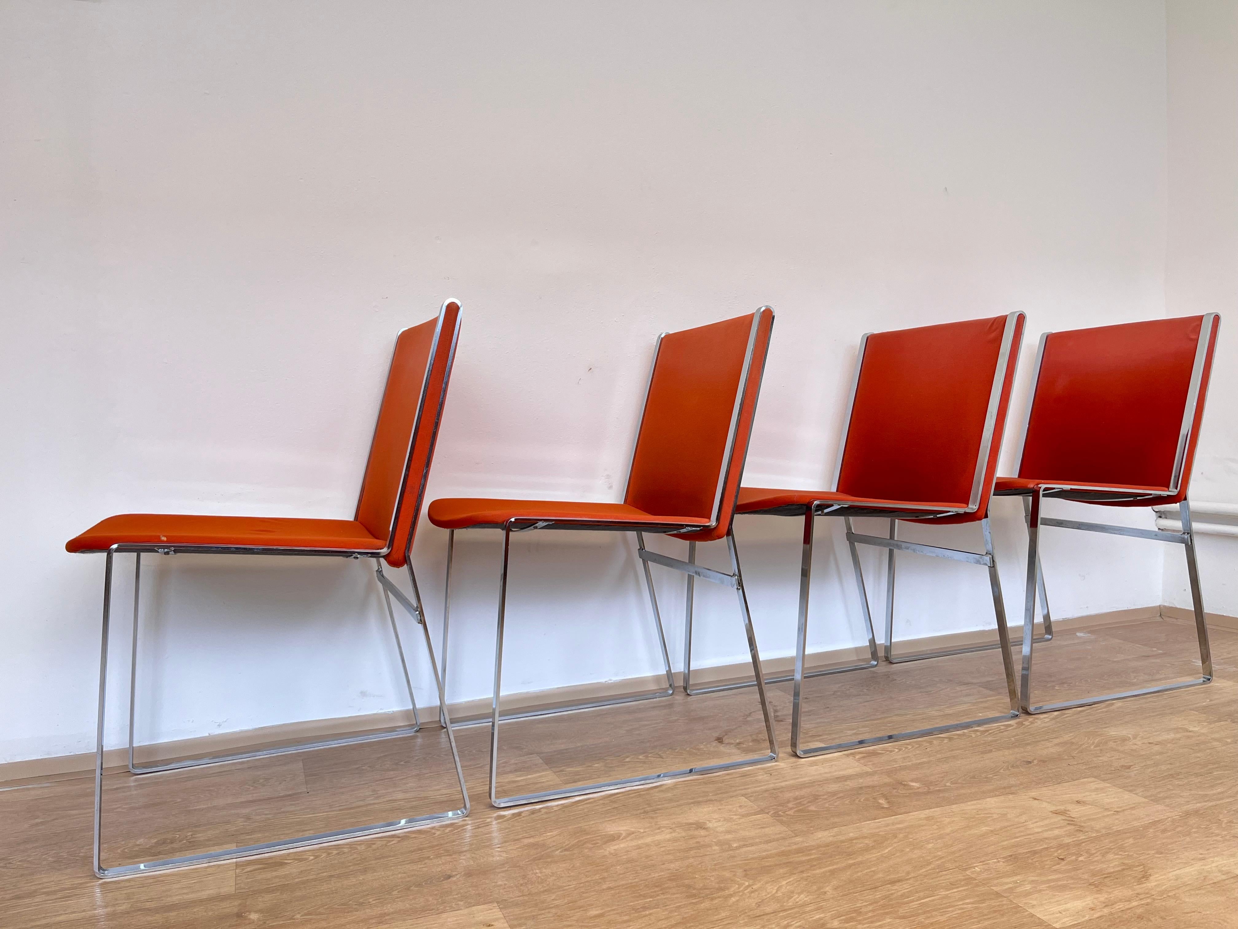 Ensemble de chaises et table de salle à manger chromées design du milieu du siècle 1970 en vente 1