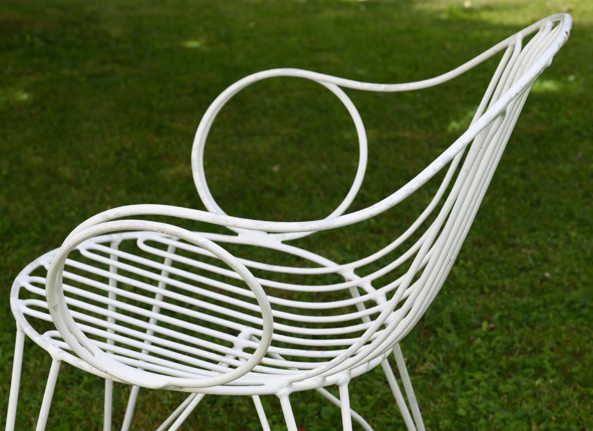 Set of Midcentury Garden Chairs and Table, Iron, White Painted, German In Good Condition For Sale In Epfach, DE
