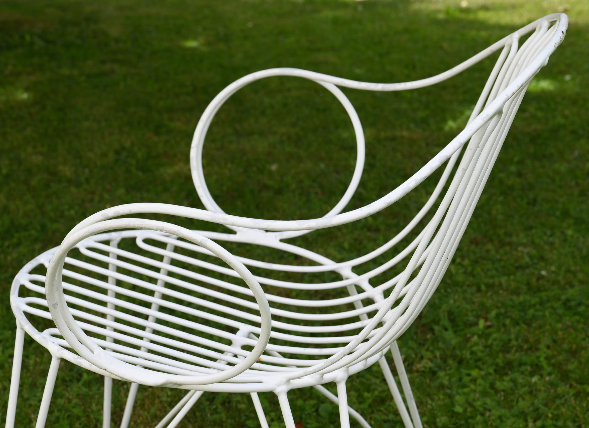 Ensemble de chaises de jardin et de table du milieu du siècle dernier, fer, peint en blanc, allemand Bon état - En vente à Epfach, DE
