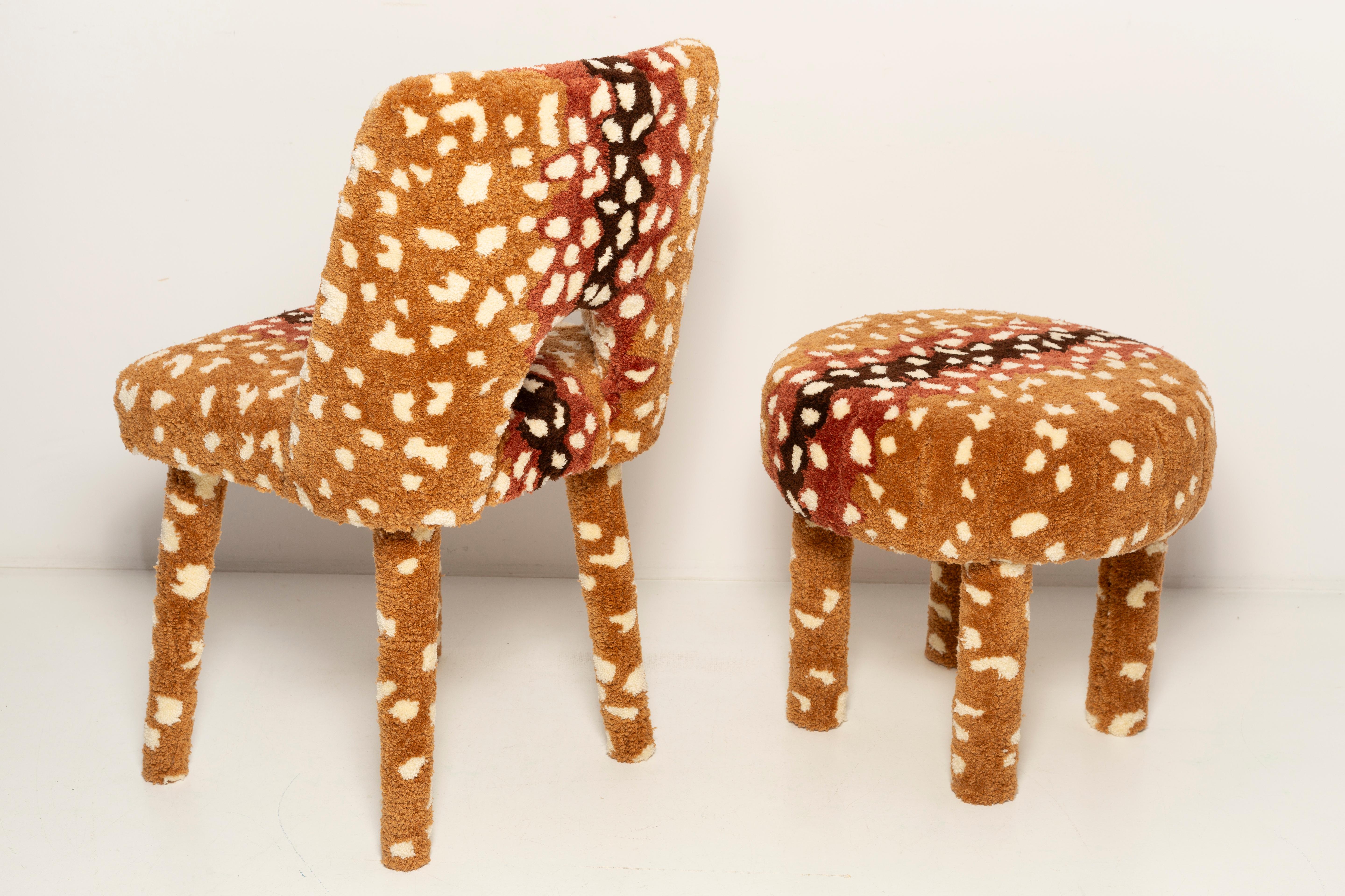 Fait main Ensemble de chaise et tabouret en laine touffetée de cerf Bambi, milieu de siècle, Europe en vente