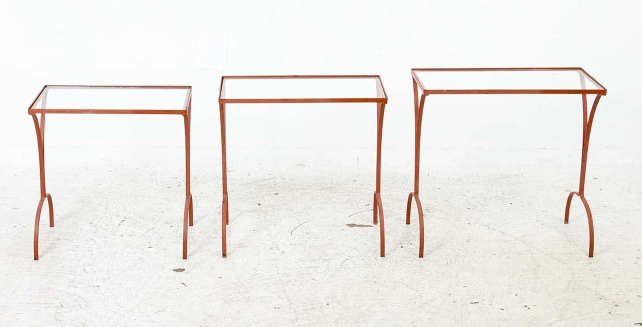 Set Of Mid Century Iron Nesting Tables in vendita 1