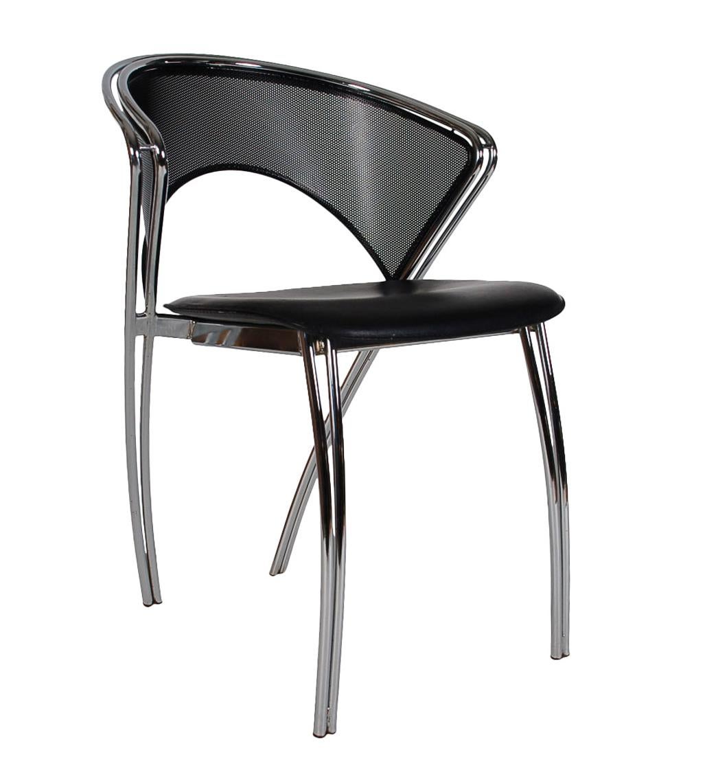 Post-Modern Set of Midcentury Italian Postmodern Black and Chrome Mesh Dining Chairs Set For Sale