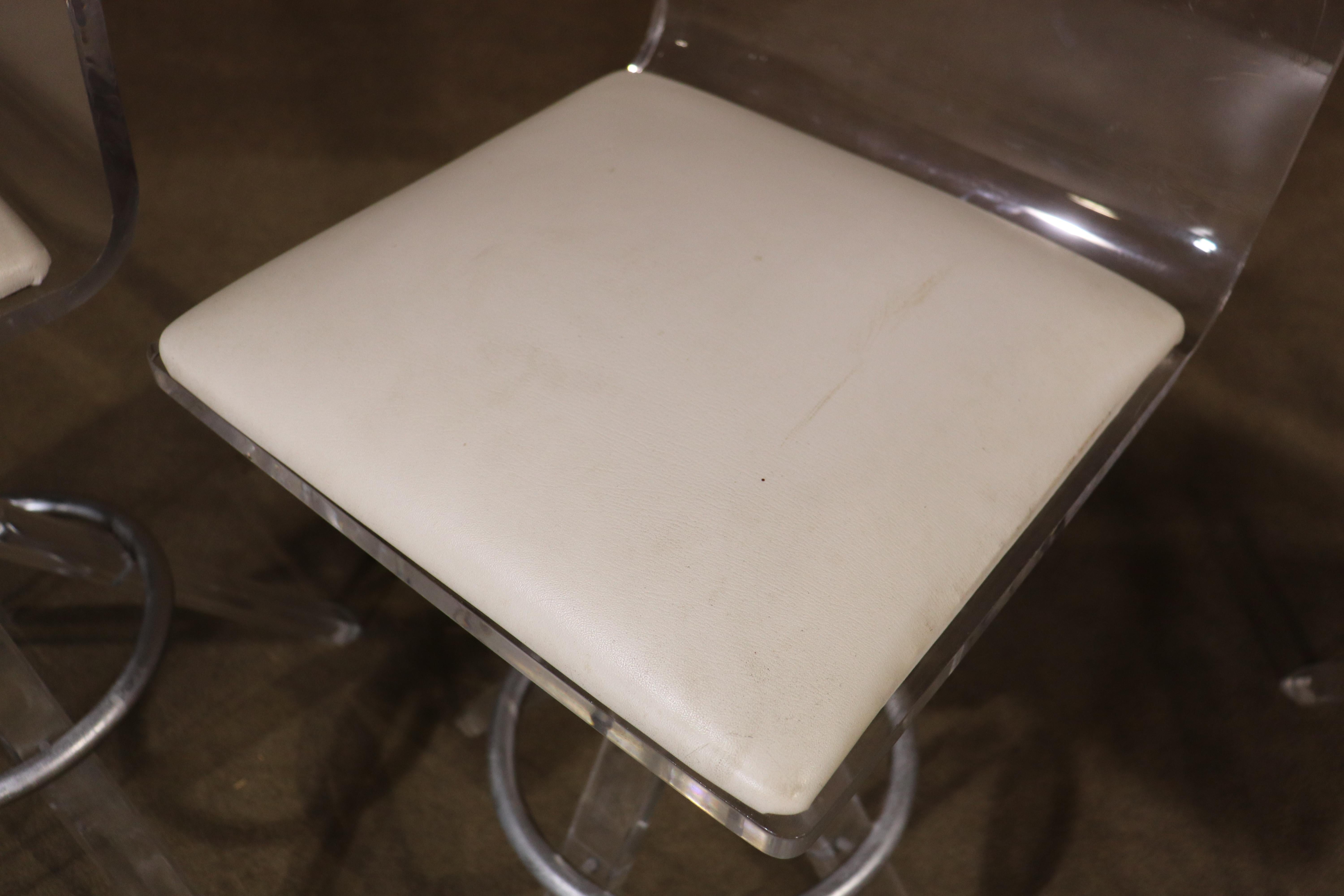 Set of Mid-Century Lucite Stools For Sale 7