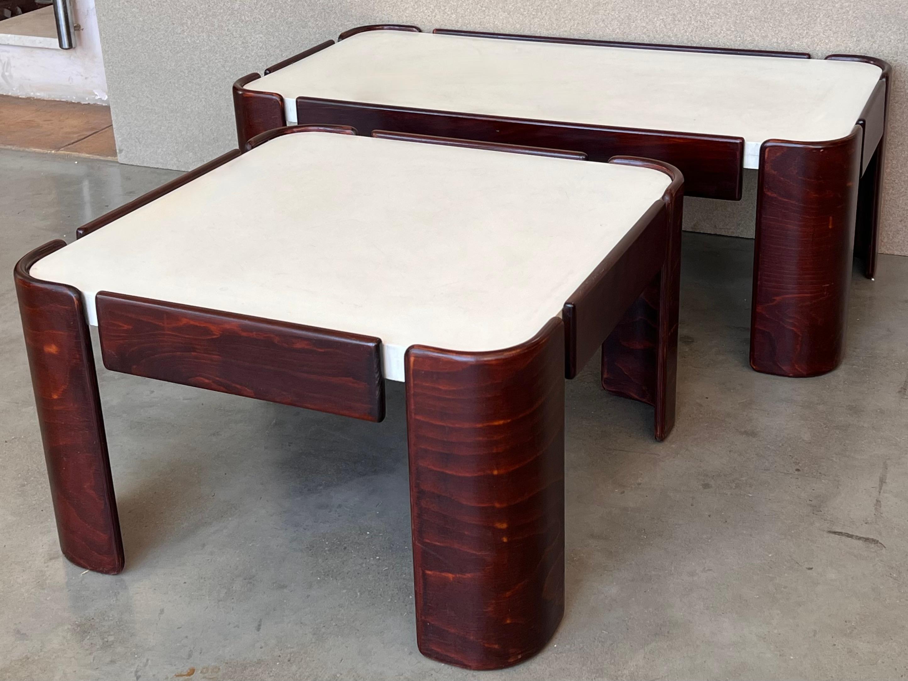 Spanish Set of Mid-Century Modern Coffee Tables with Curved Legs and White Top For Sale