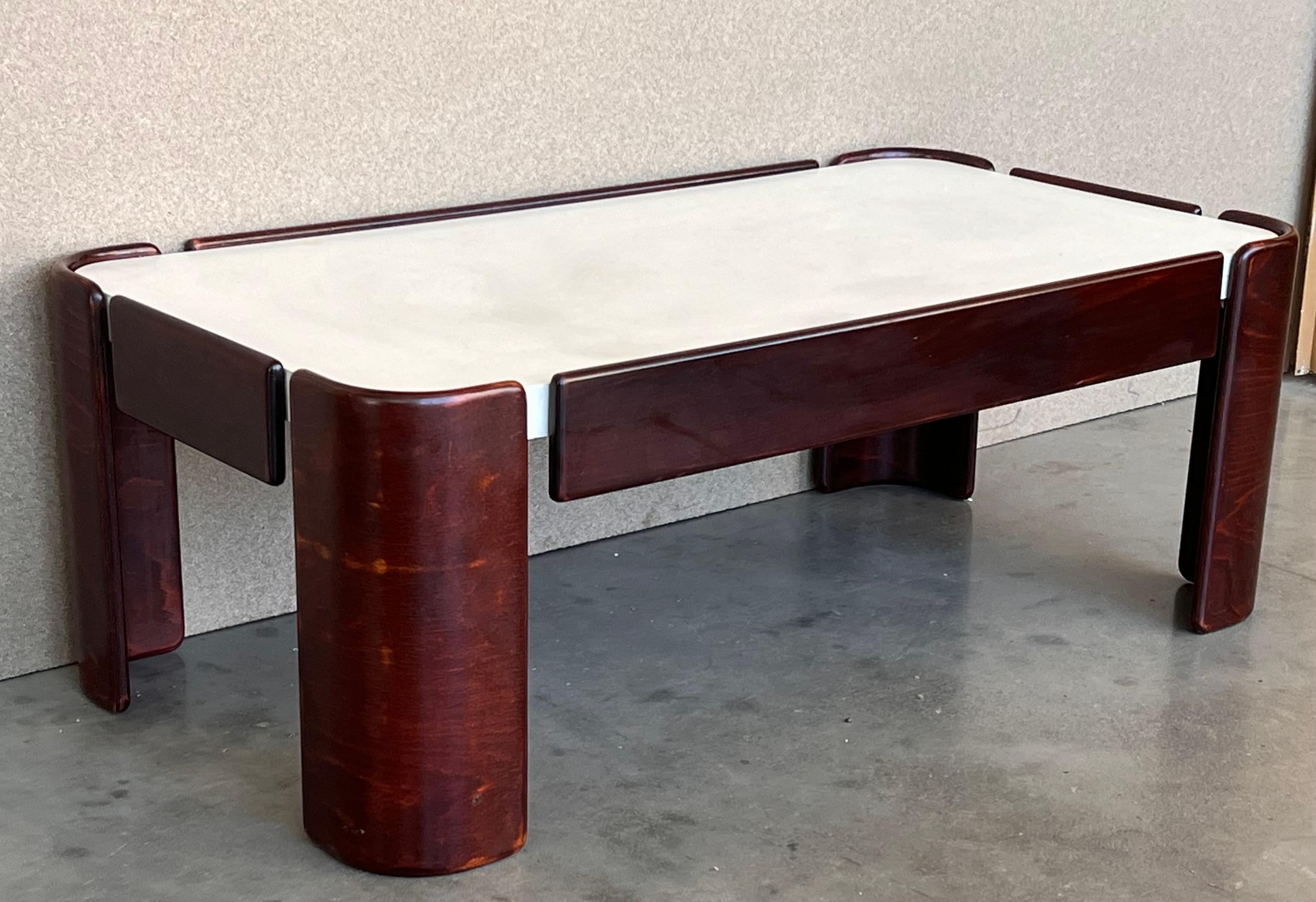 Wood Set of Mid-Century Modern Coffee Tables with Curved Legs and White Top For Sale