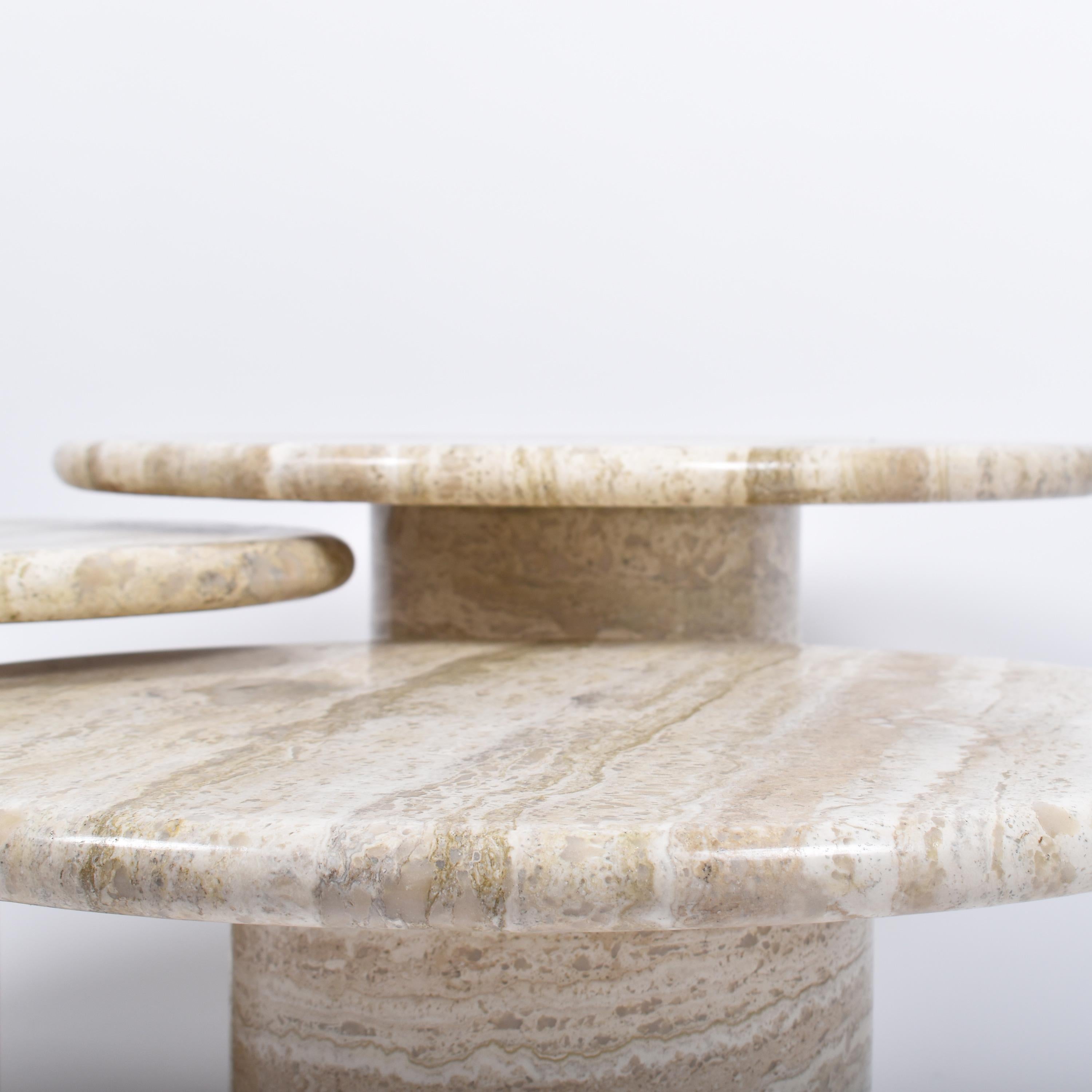 Set of Mid-Century Modern Cream Travertine Round Pedestal Coffee Tables, 1970 2