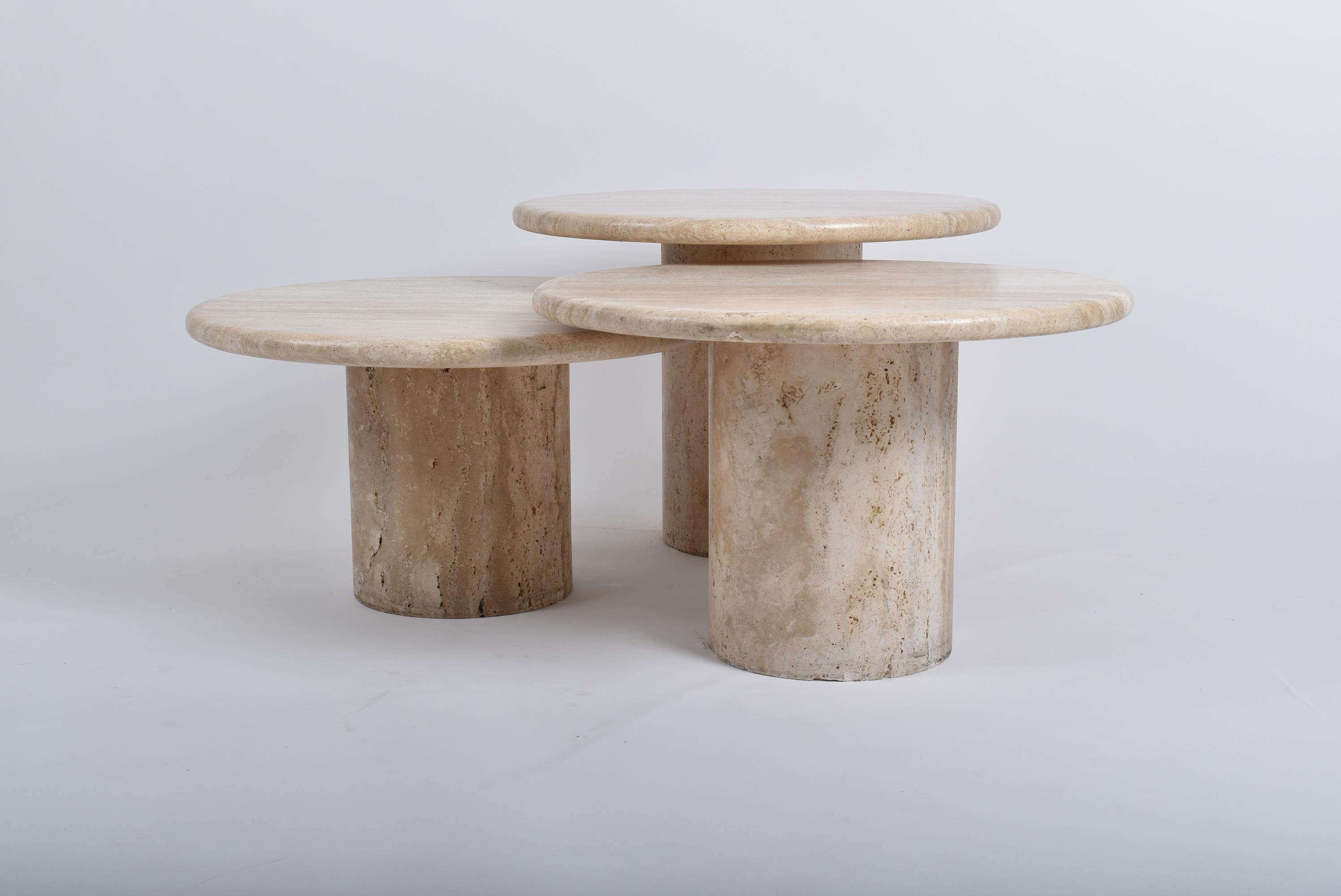 Italian Set of Mid-Century Modern Cream Travertine Round Pedestal Coffee Tables, 1970