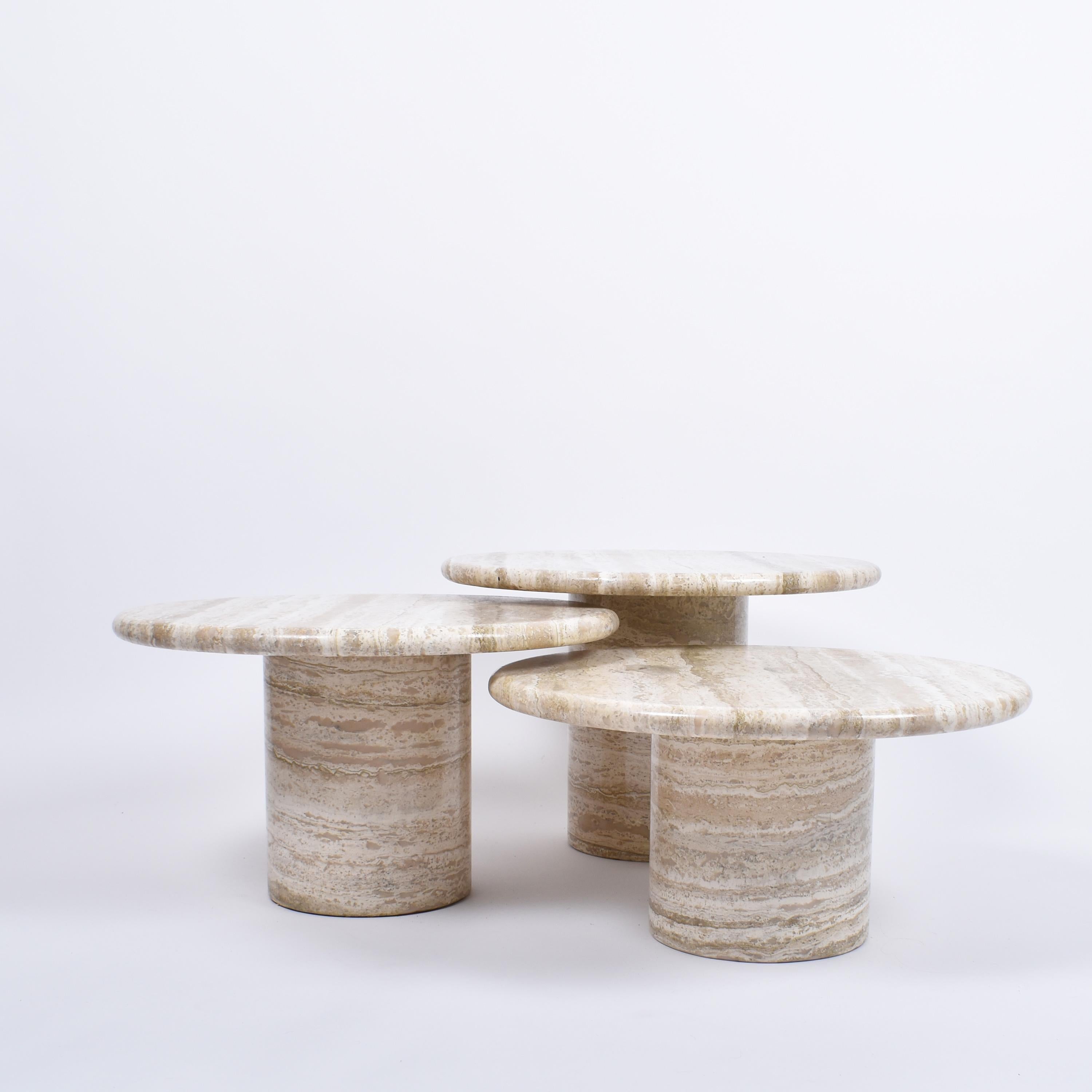 Italian Set of Mid-Century Modern Cream Travertine Round Pedestal Coffee Tables, 1970