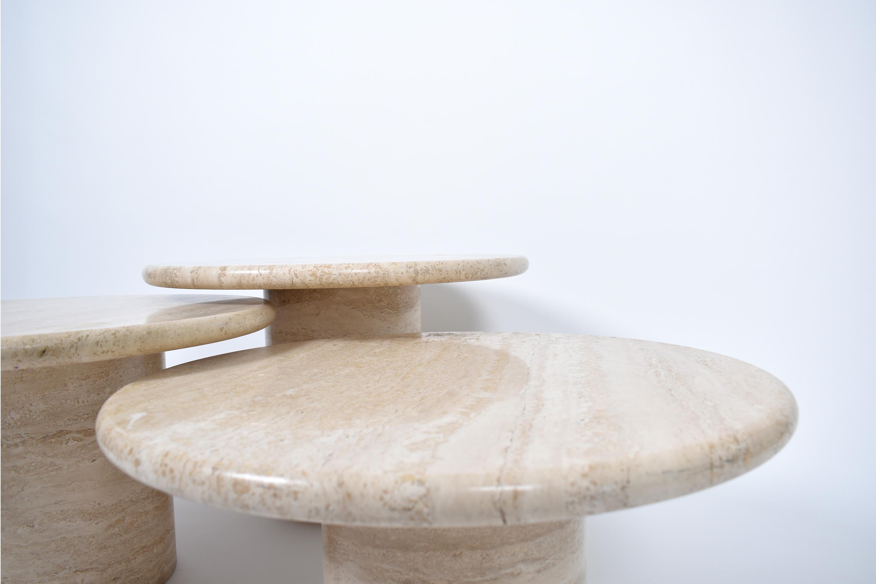 Set of Mid-Century Modern Cream Travertine Round Pedestal Coffee Tables, 1970 2