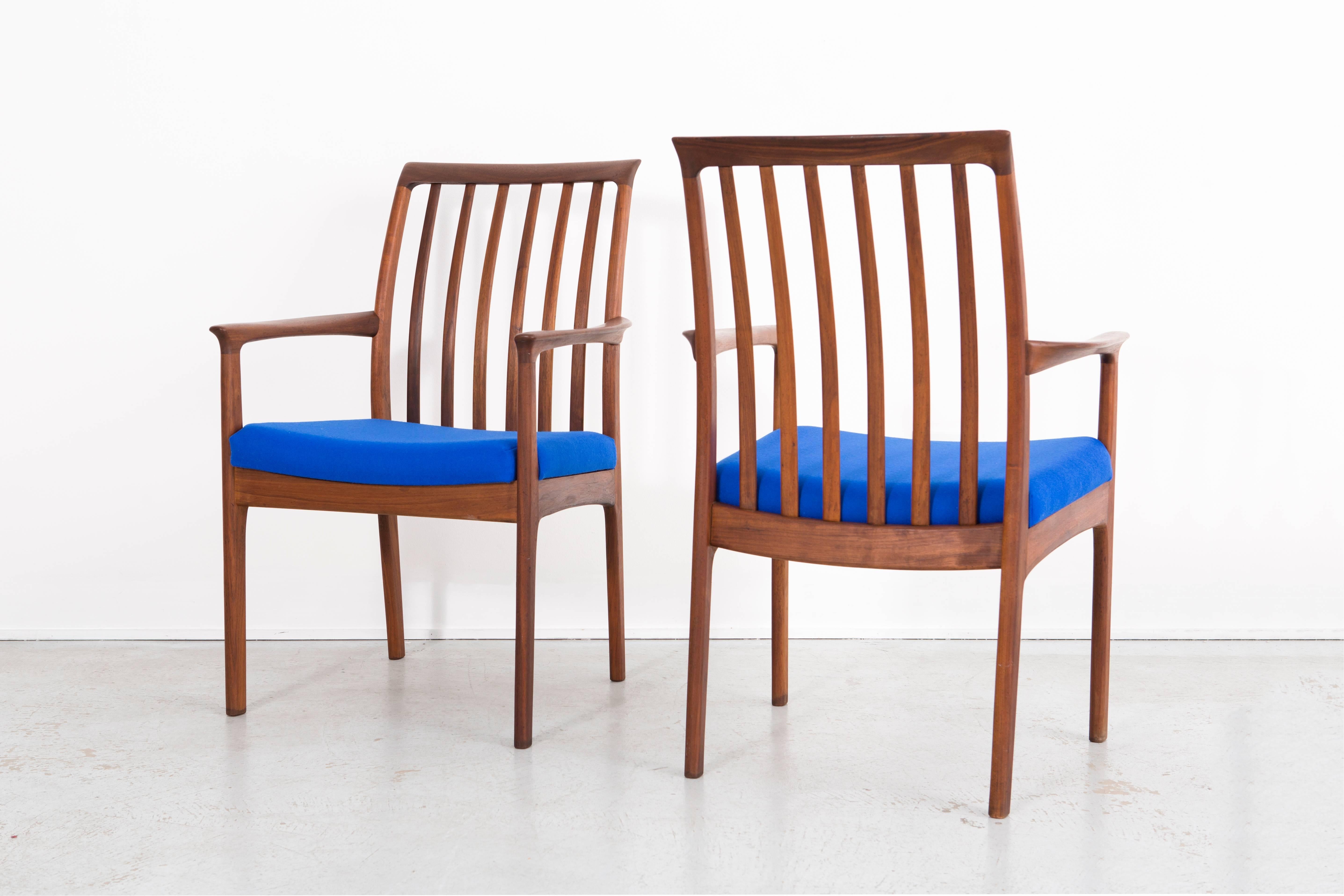 Mid-20th Century Set of Mid-Century Modern DUX Dining Chairs Reupholstered in Maharam Wool For Sale