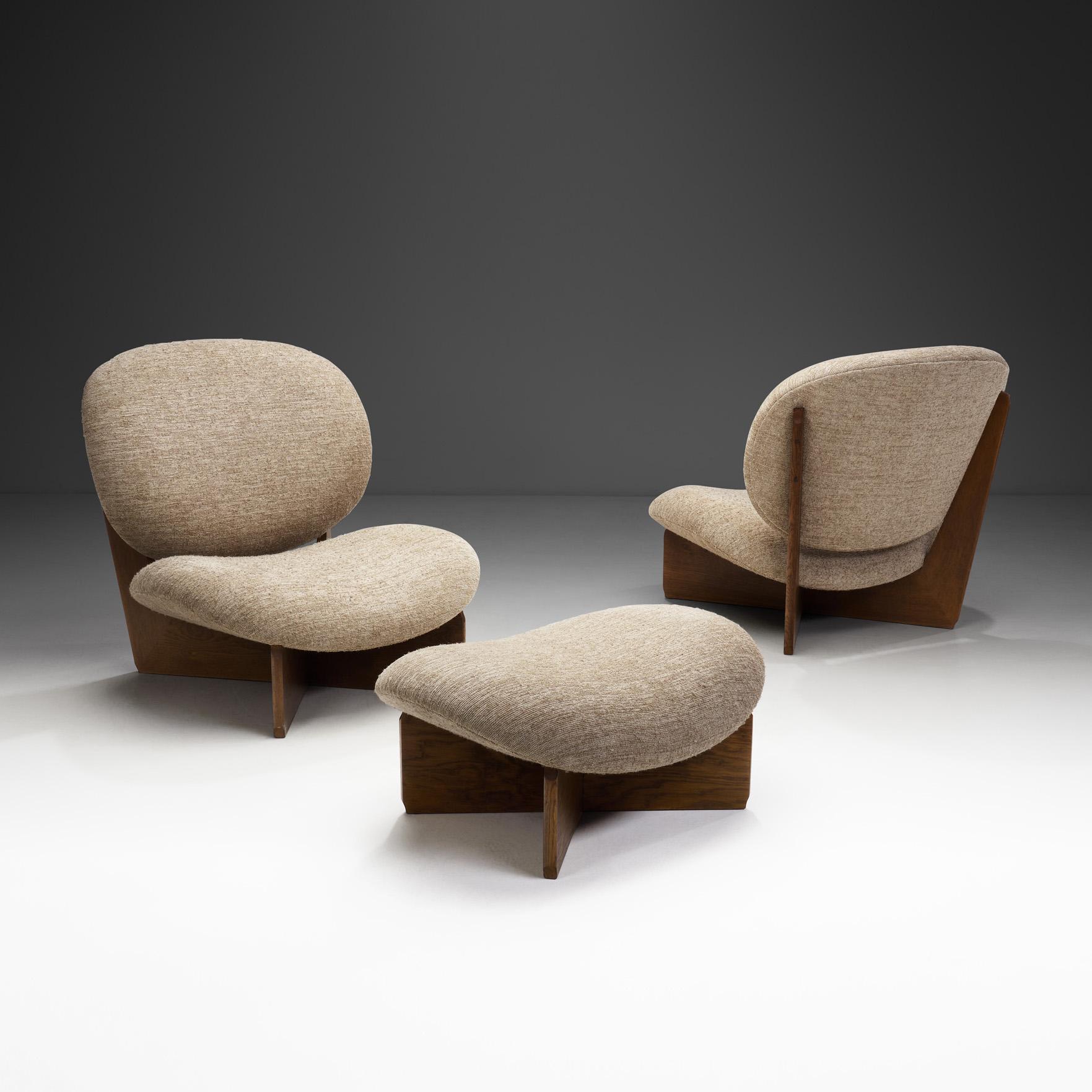 European Set of Mid-Century Modern Lounge Chairs and Footstool, Europe Late 20th Century For Sale