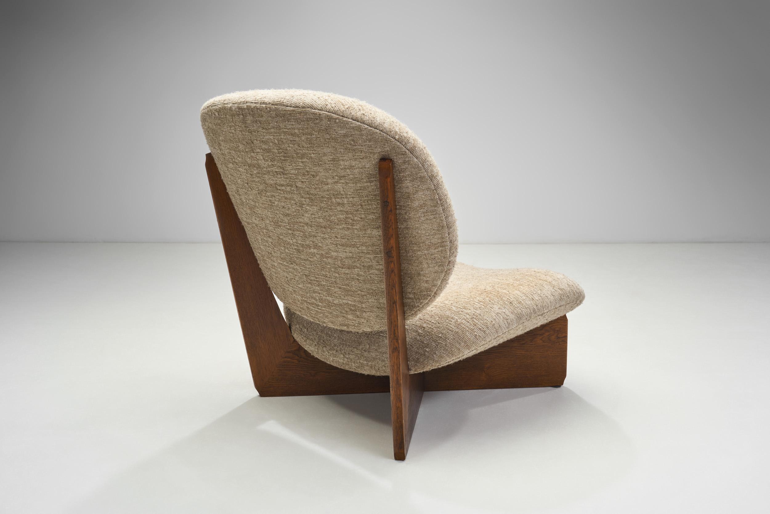 Set of Mid-Century Modern Lounge Chairs and Footstool, Europe Late 20th century 1