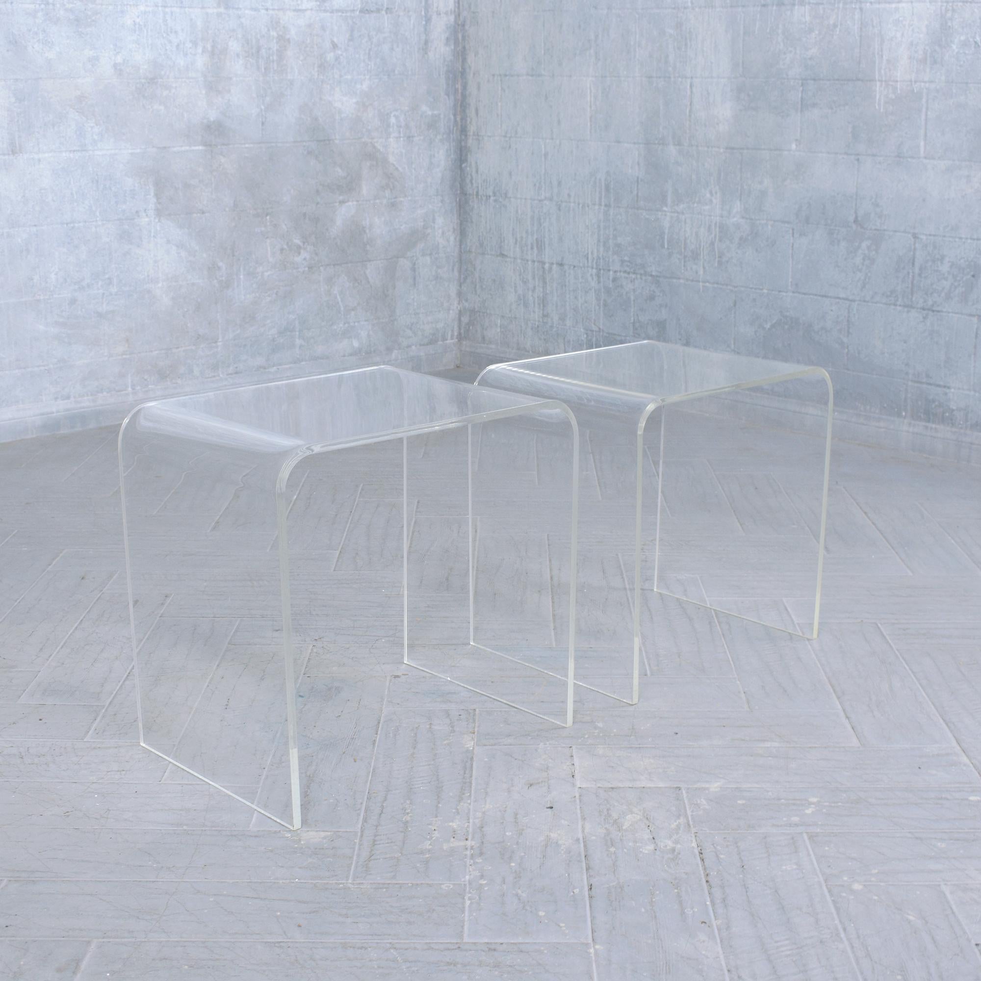 Mid-20th Century Set of Mid-Century Modern Lucite Nesting Tables For Sale