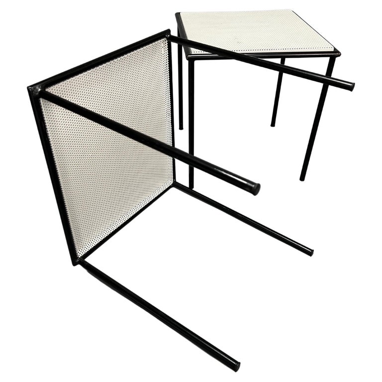 Set of Mid-Century Modern Side or Nesting Tables For Sale