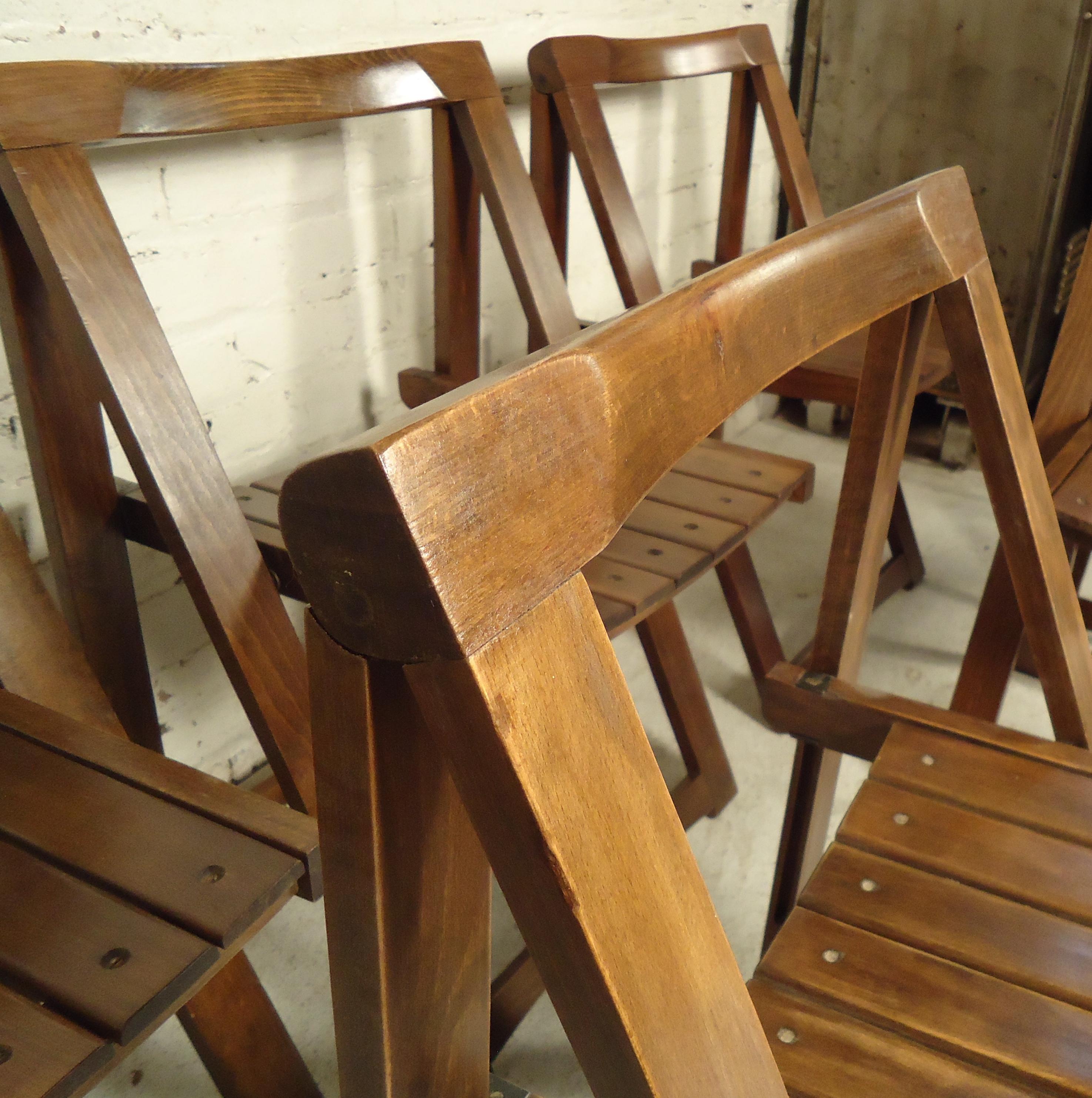 Mid-20th Century Set of Mid-Century Modern Slat Chairs