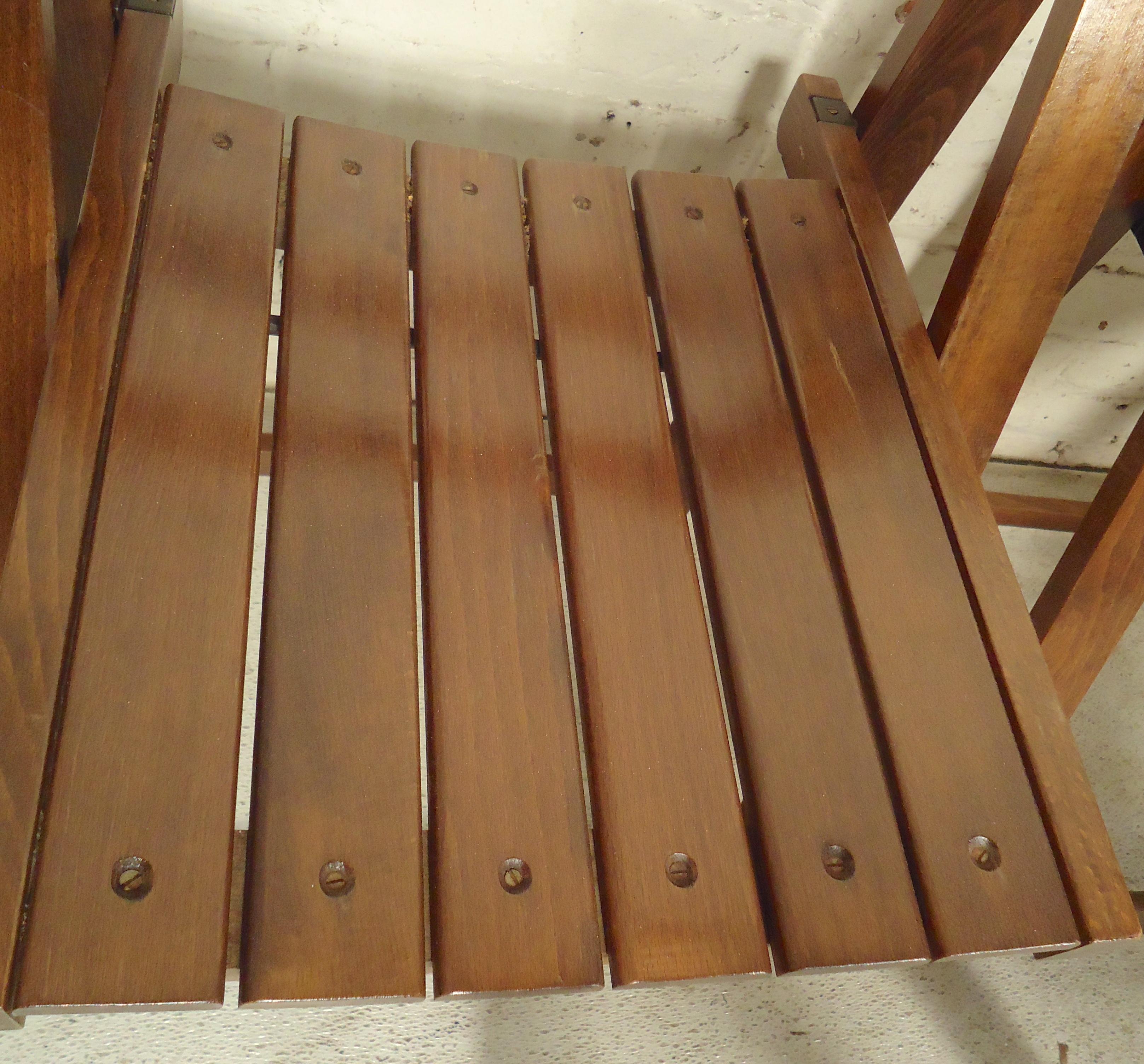 Set of Mid-Century Modern Slat Chairs 1