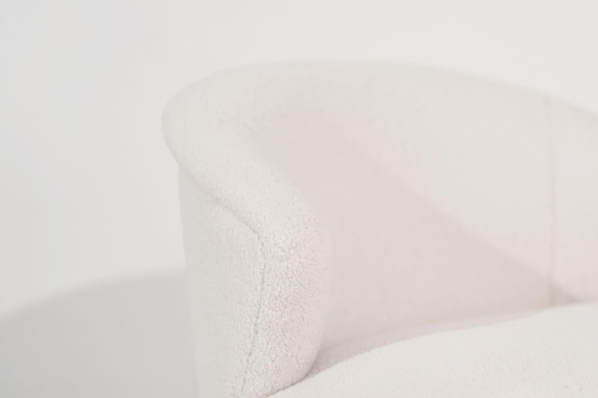 Set of Mid-Century Modern Swivel Chairs in Bouclé, circa 1950s 4