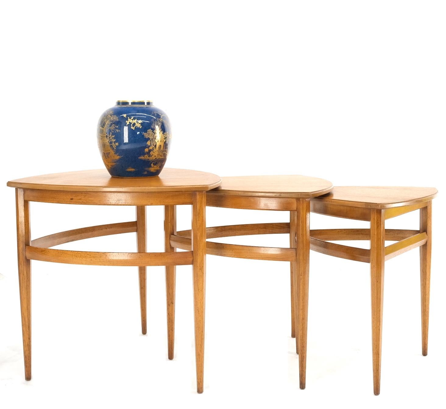 20th Century Set of Mid-Century Modern Three Rounded Triangle Shape Nesting Stacking Tables For Sale